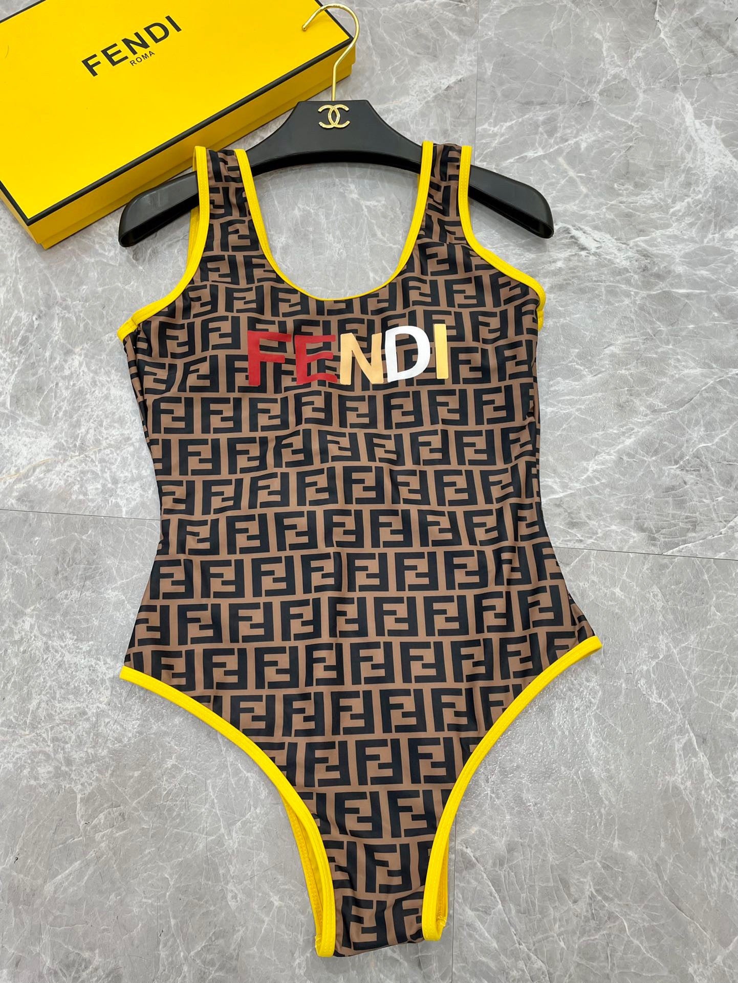 Swimsuit/Model: Y107