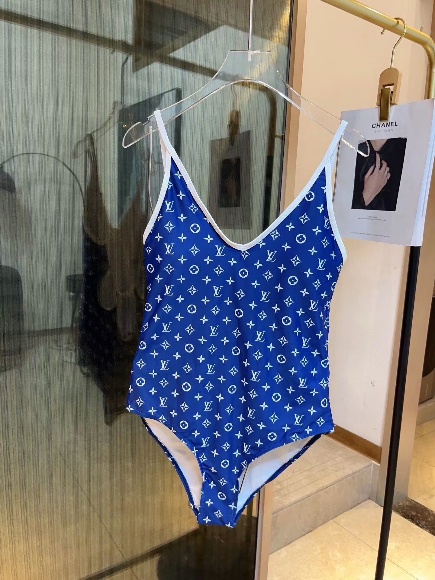 Swimsuit/Model: Y105