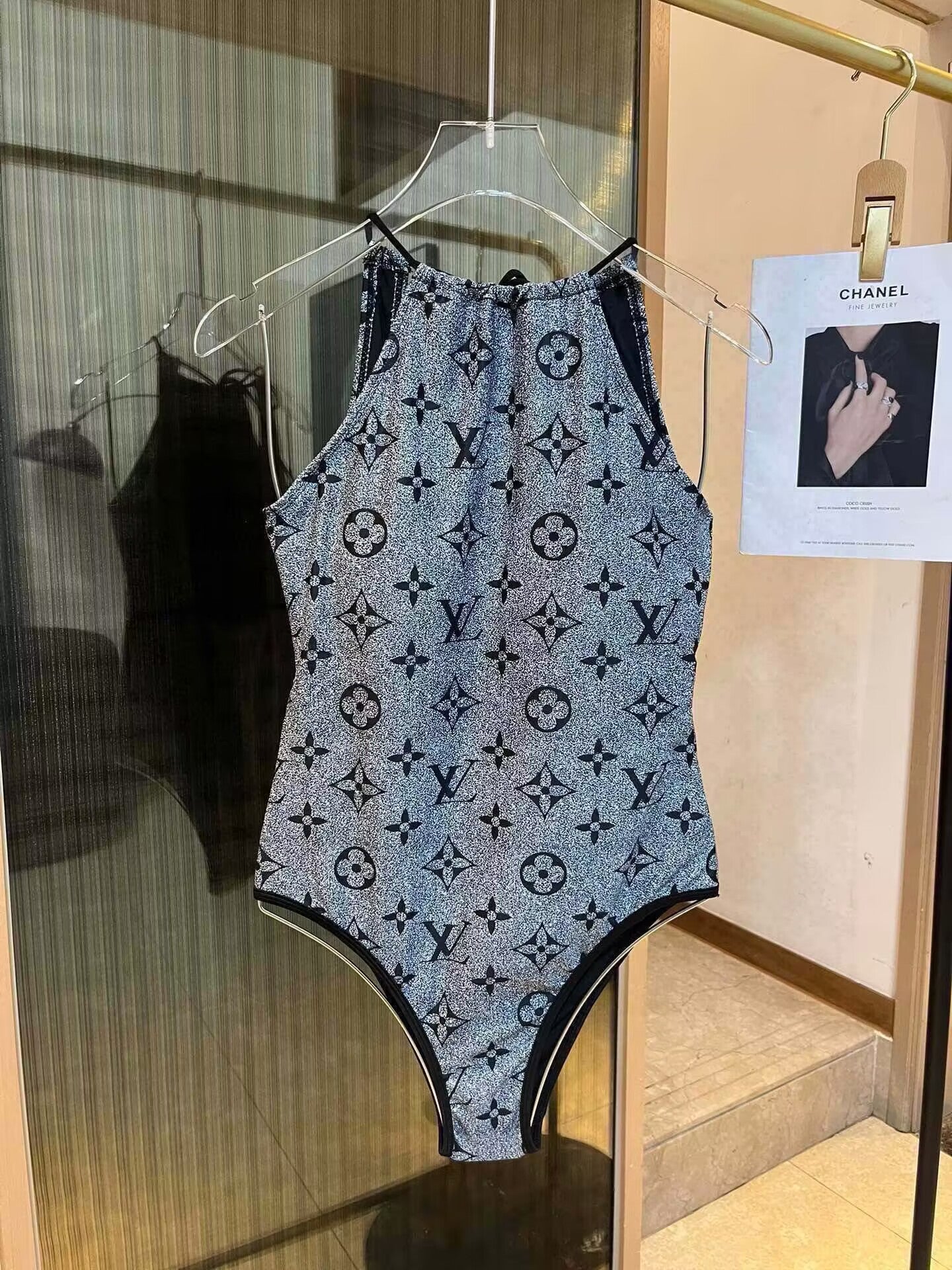 Swimsuit/Model: Y105