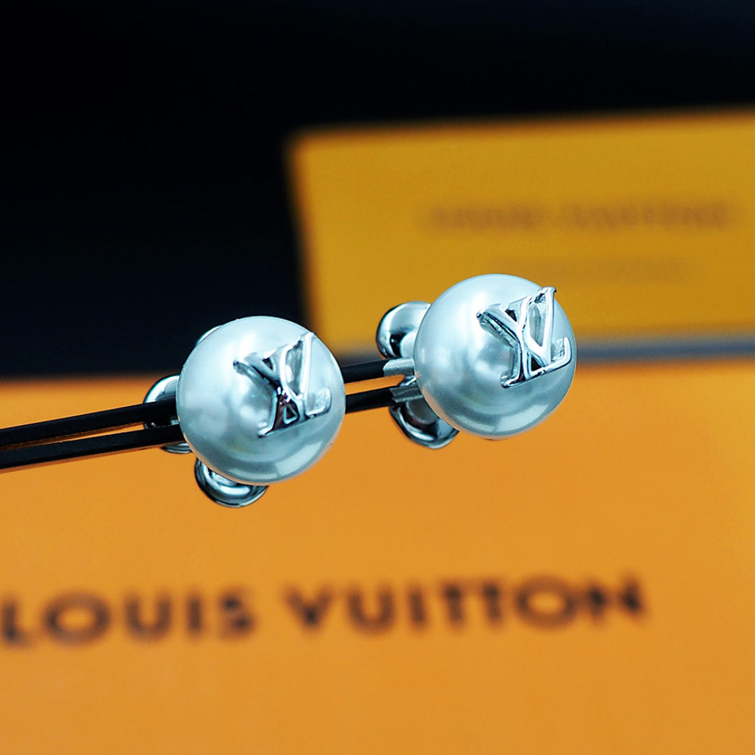 jewelry/earrings/model:338025