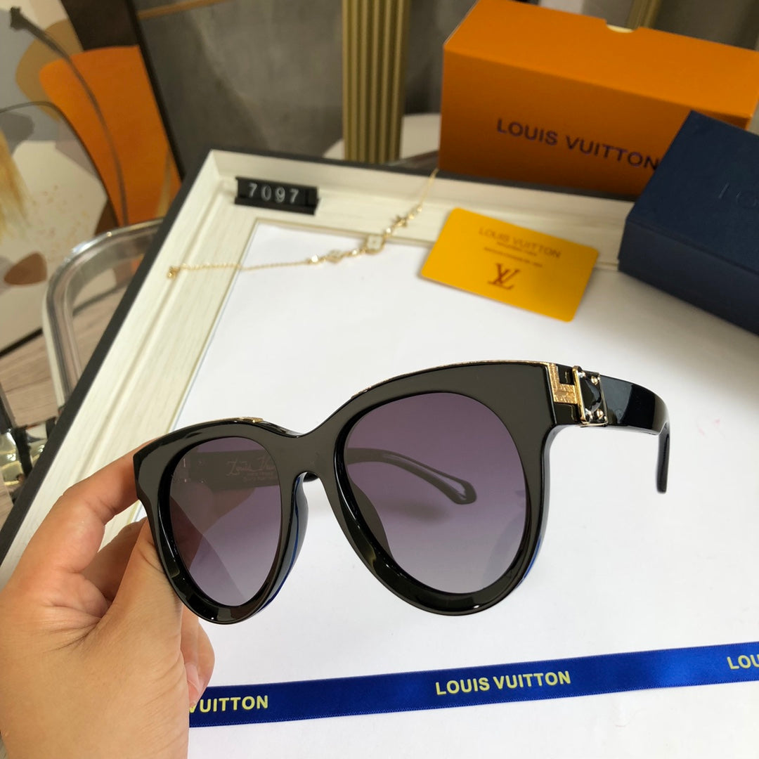 sunglasses /Lens: UV400 /Model:7097