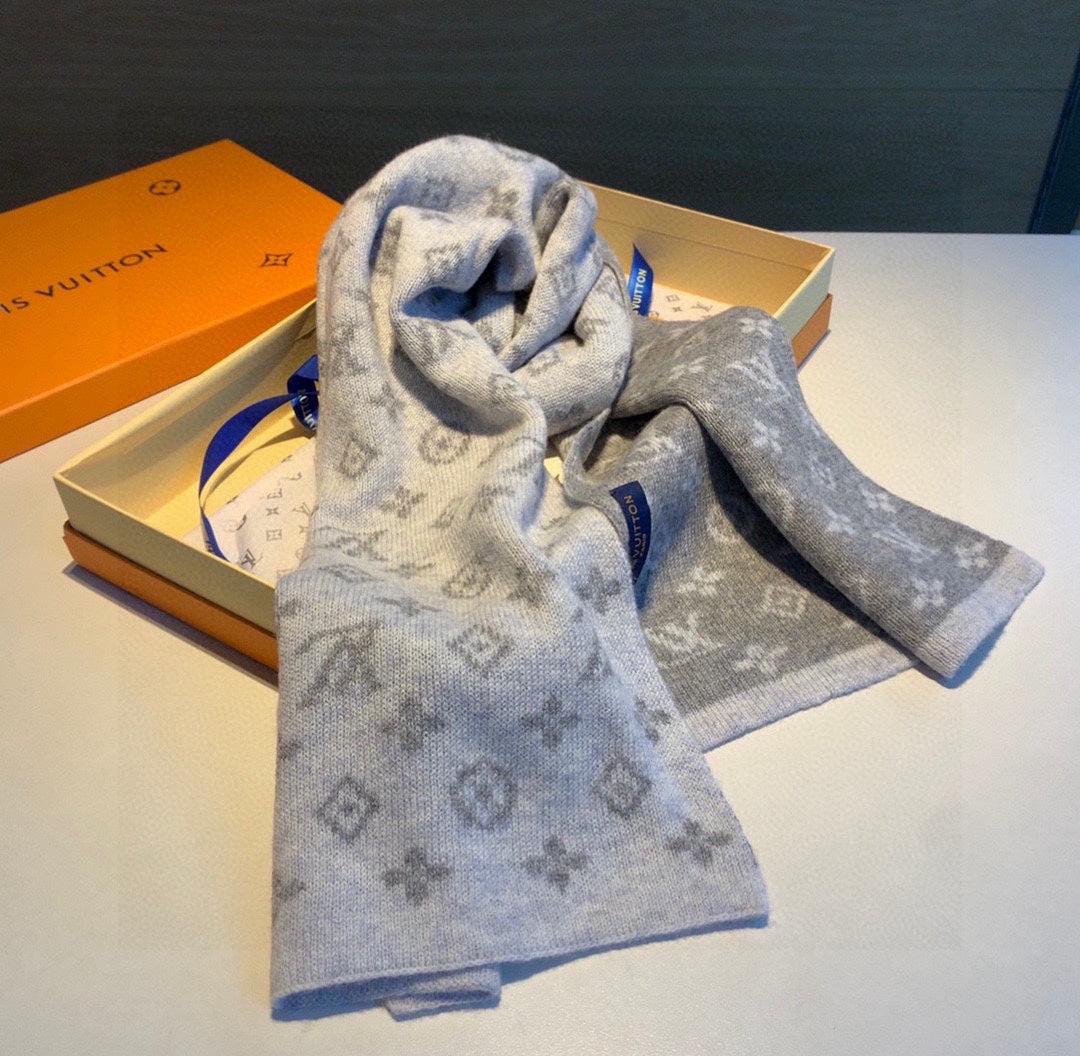 scarf/model: T74