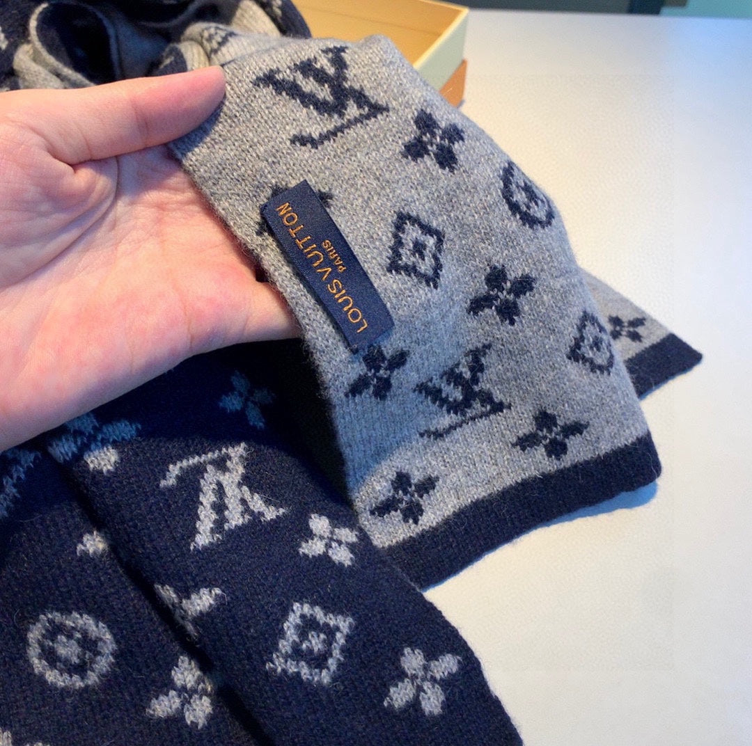 scarf/model: T74