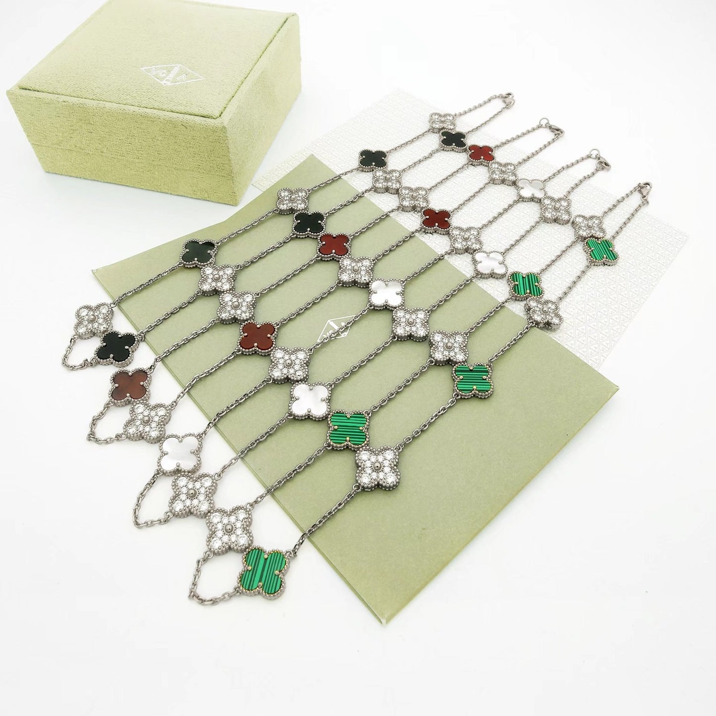 jewelry/necklace/model:H52