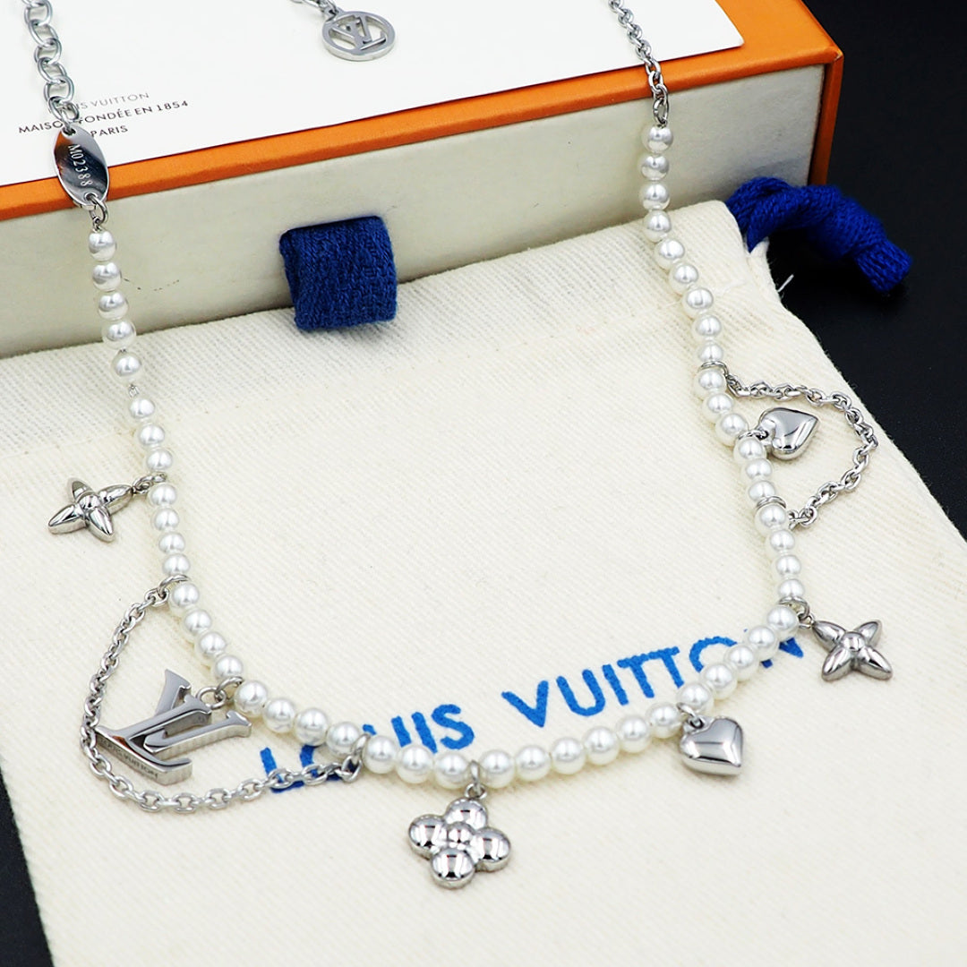 jewelry/necklace/model:352027