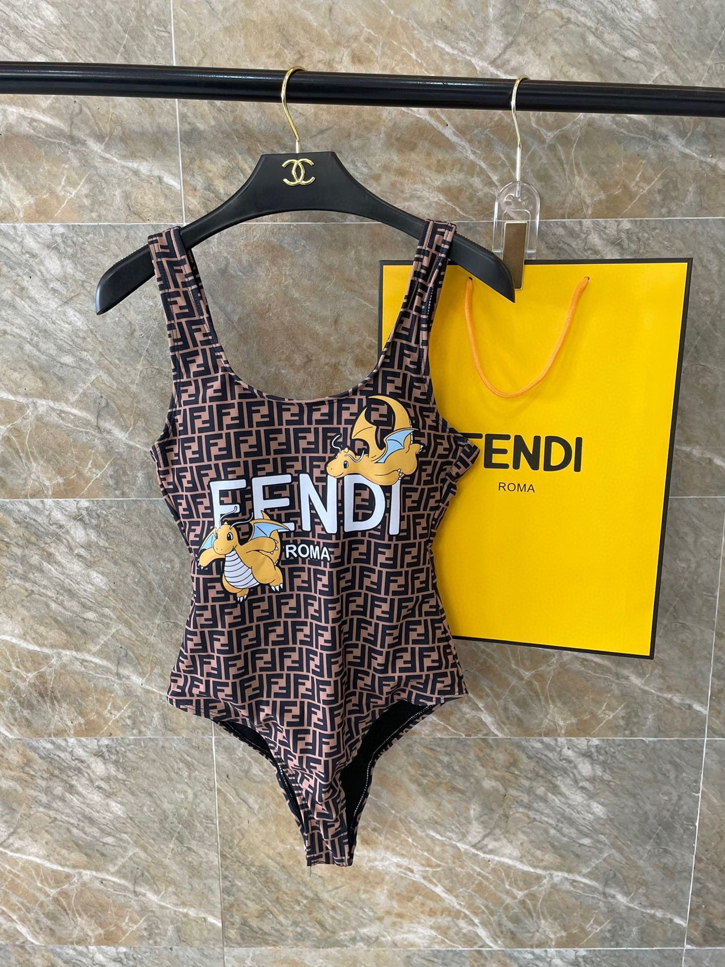 Swimsuit/Model: Y107