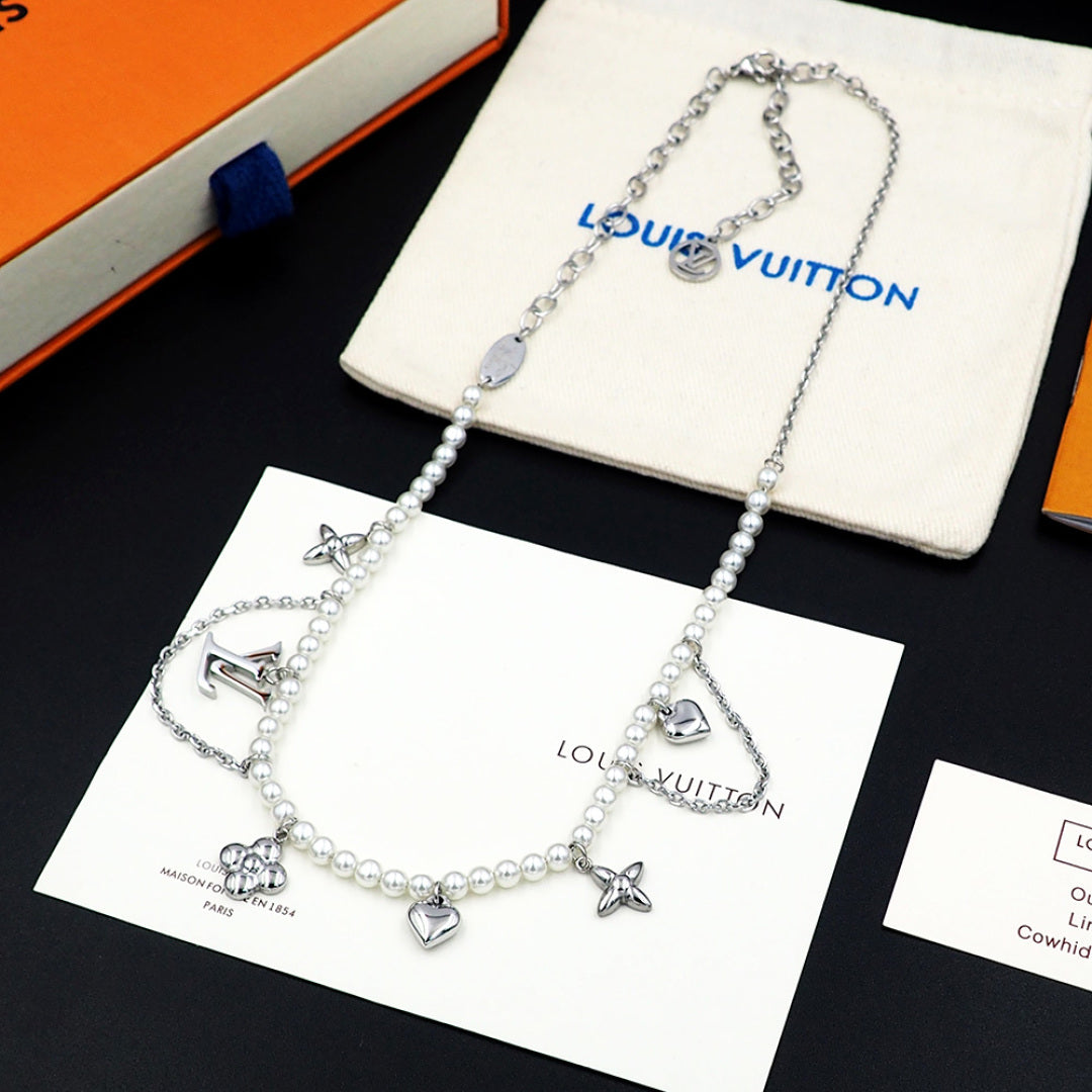 jewelry/necklace/model:352027