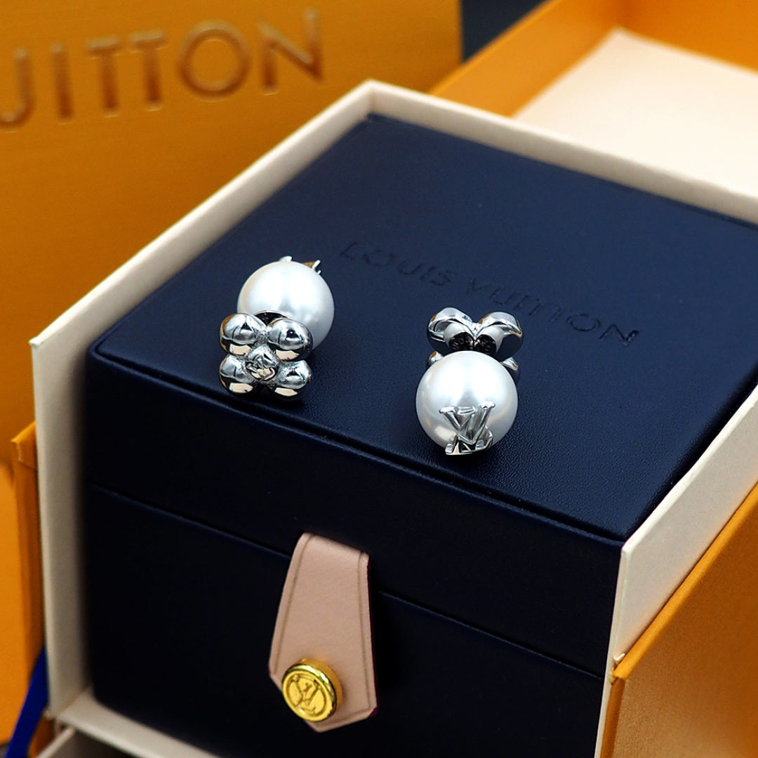 jewelry/earrings/model:338025
