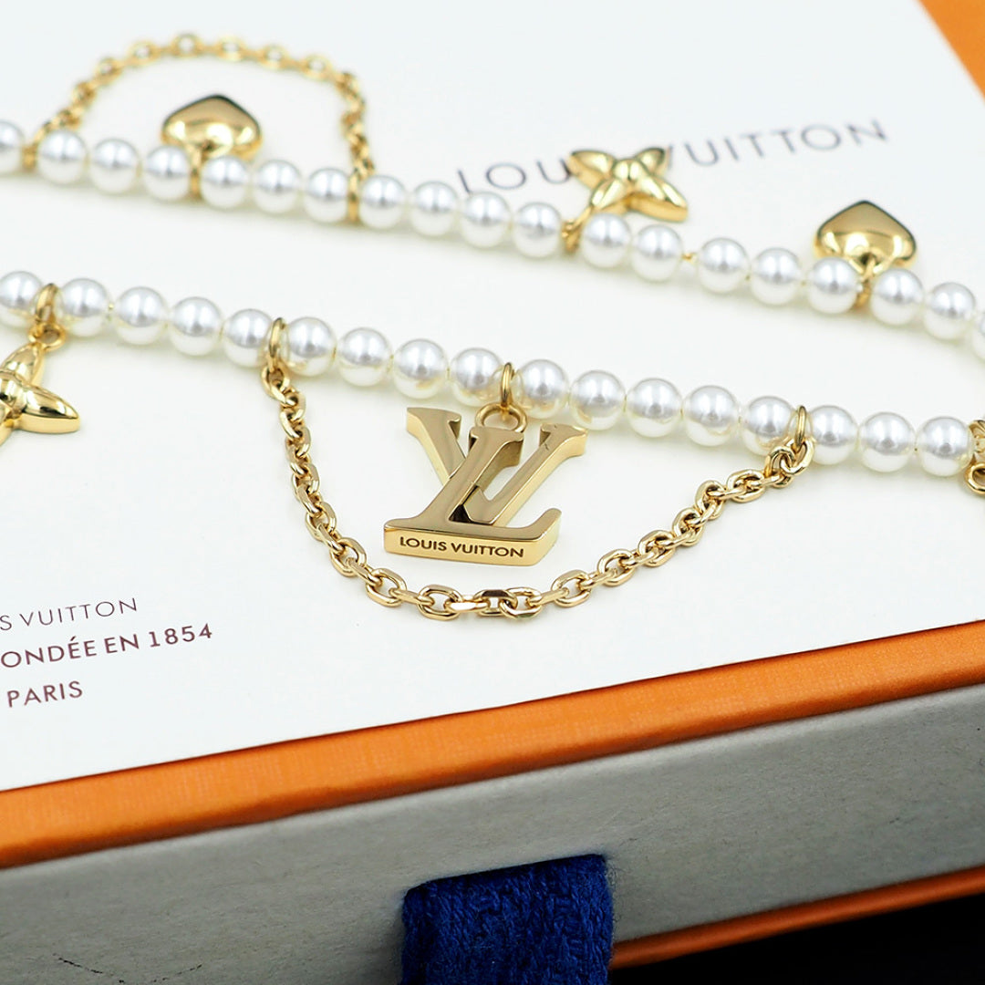 jewelry/necklace/model:352027