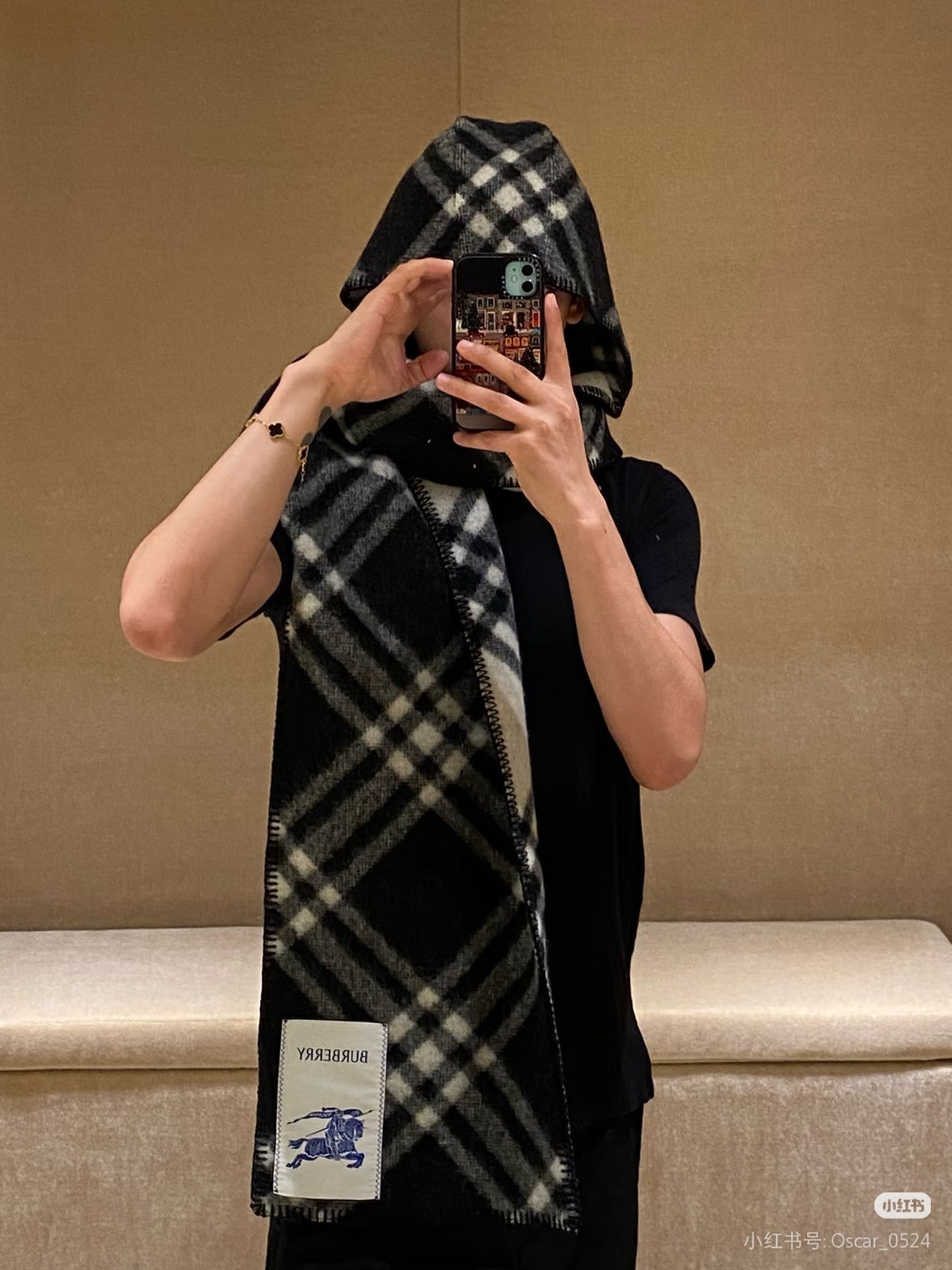 scarf/model: T75