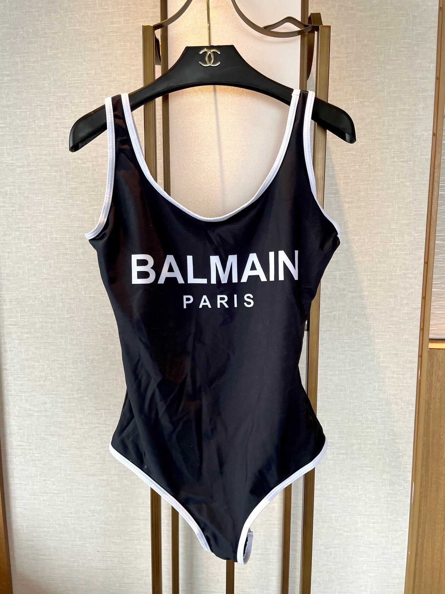 Swimsuit/Model: Y107