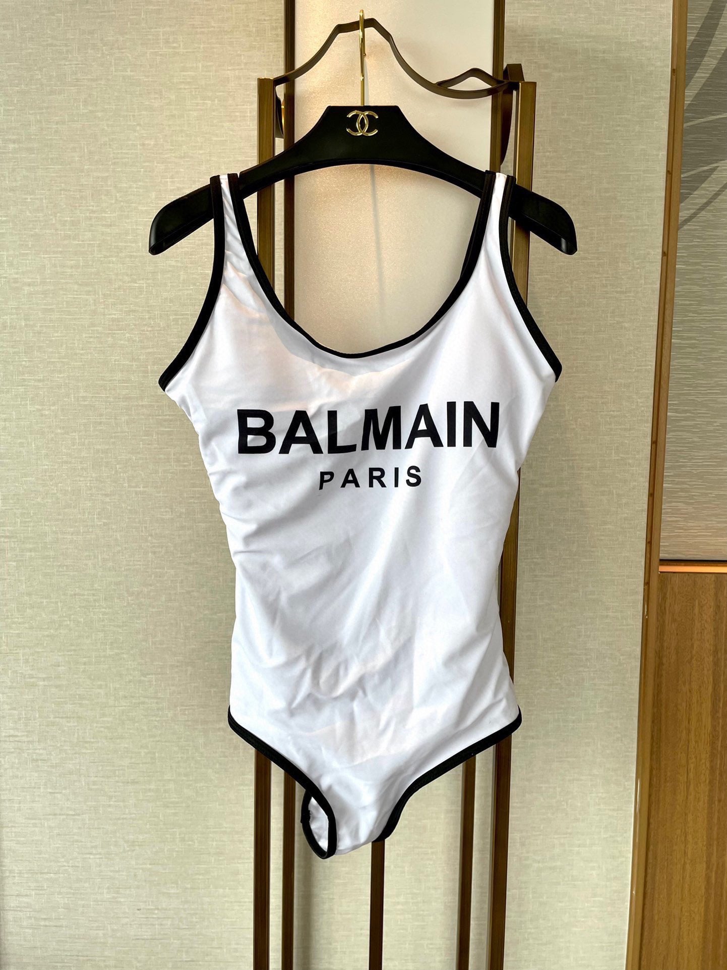 Swimsuit/Model: Y107