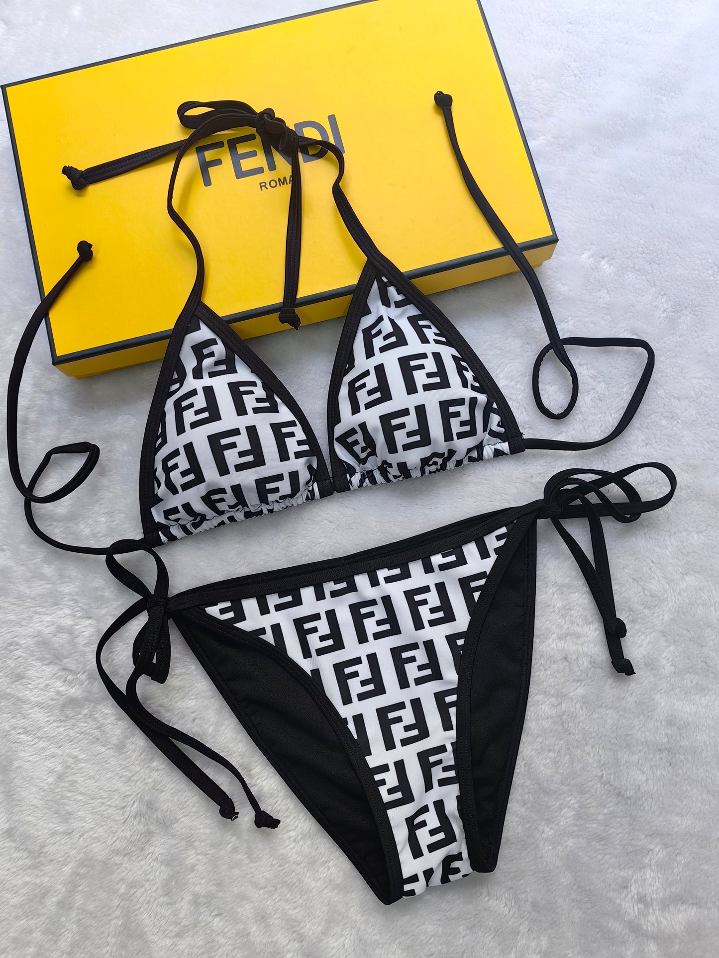 Swimsuit/Model: Y106