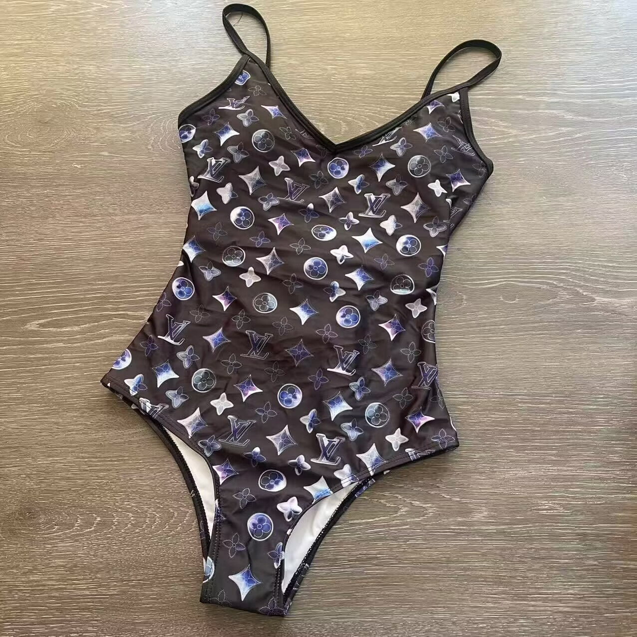 Swimsuit/Model: Y105