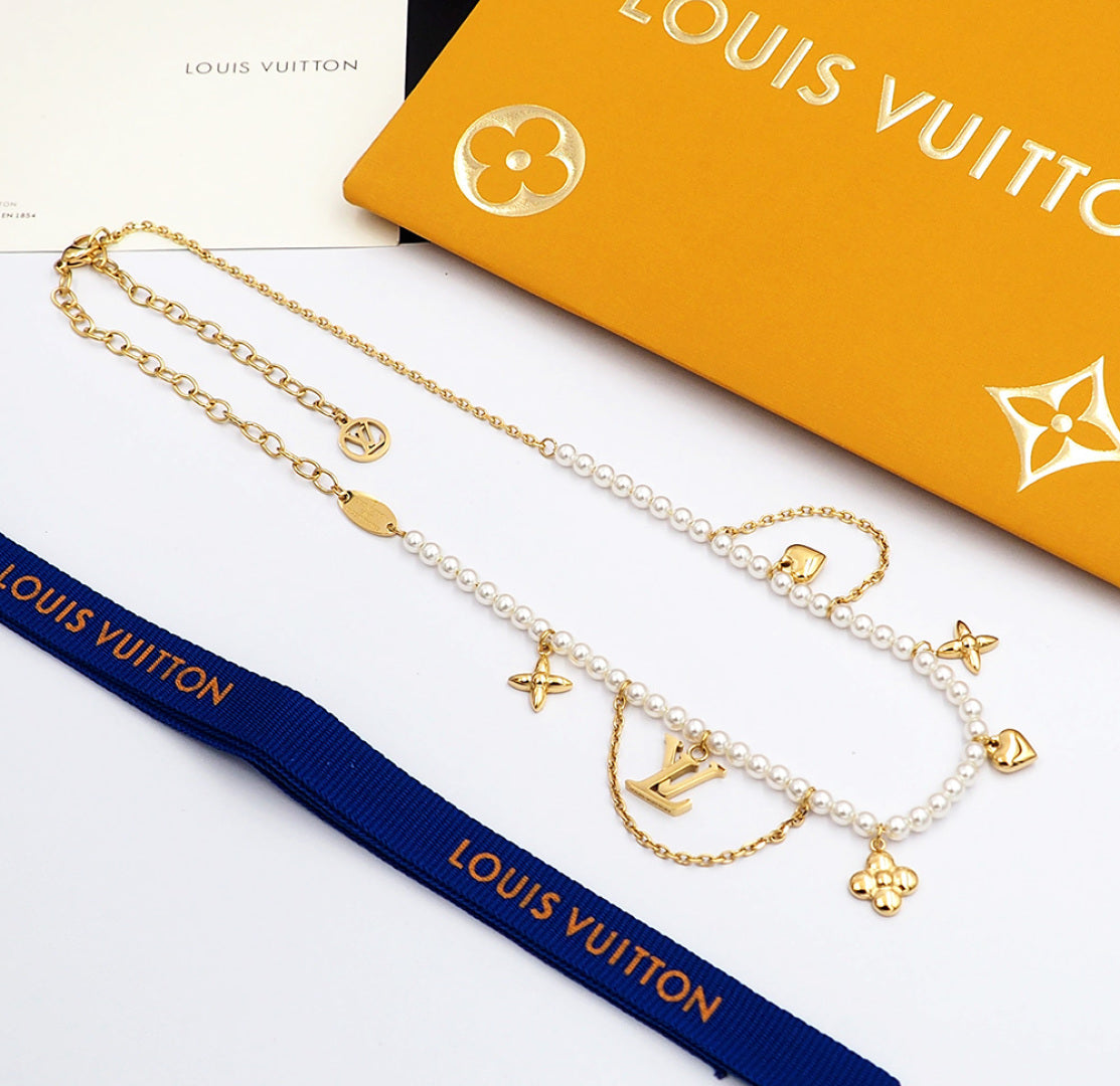 jewelry/necklace/model:352027
