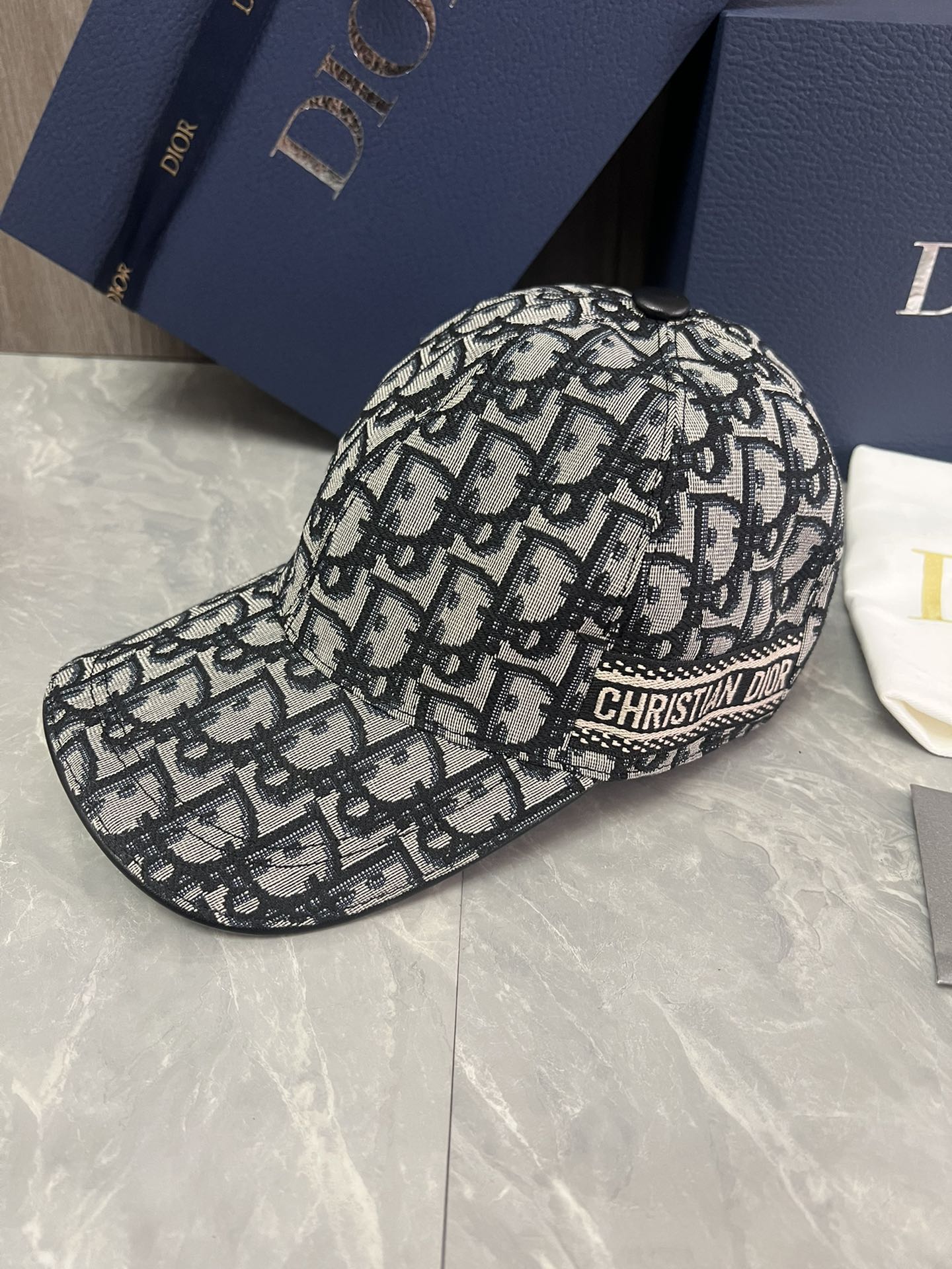 hat/ model: T54
