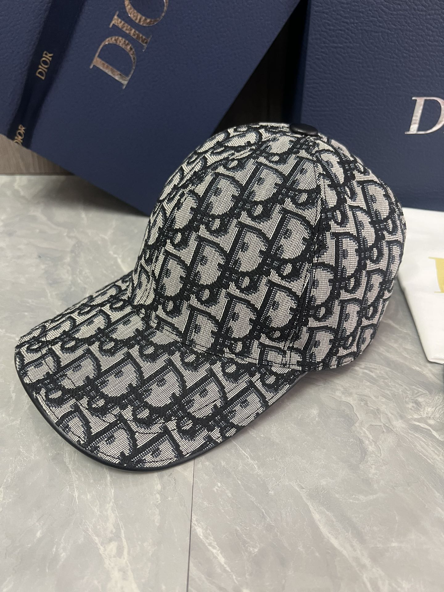 hat/ model: T54