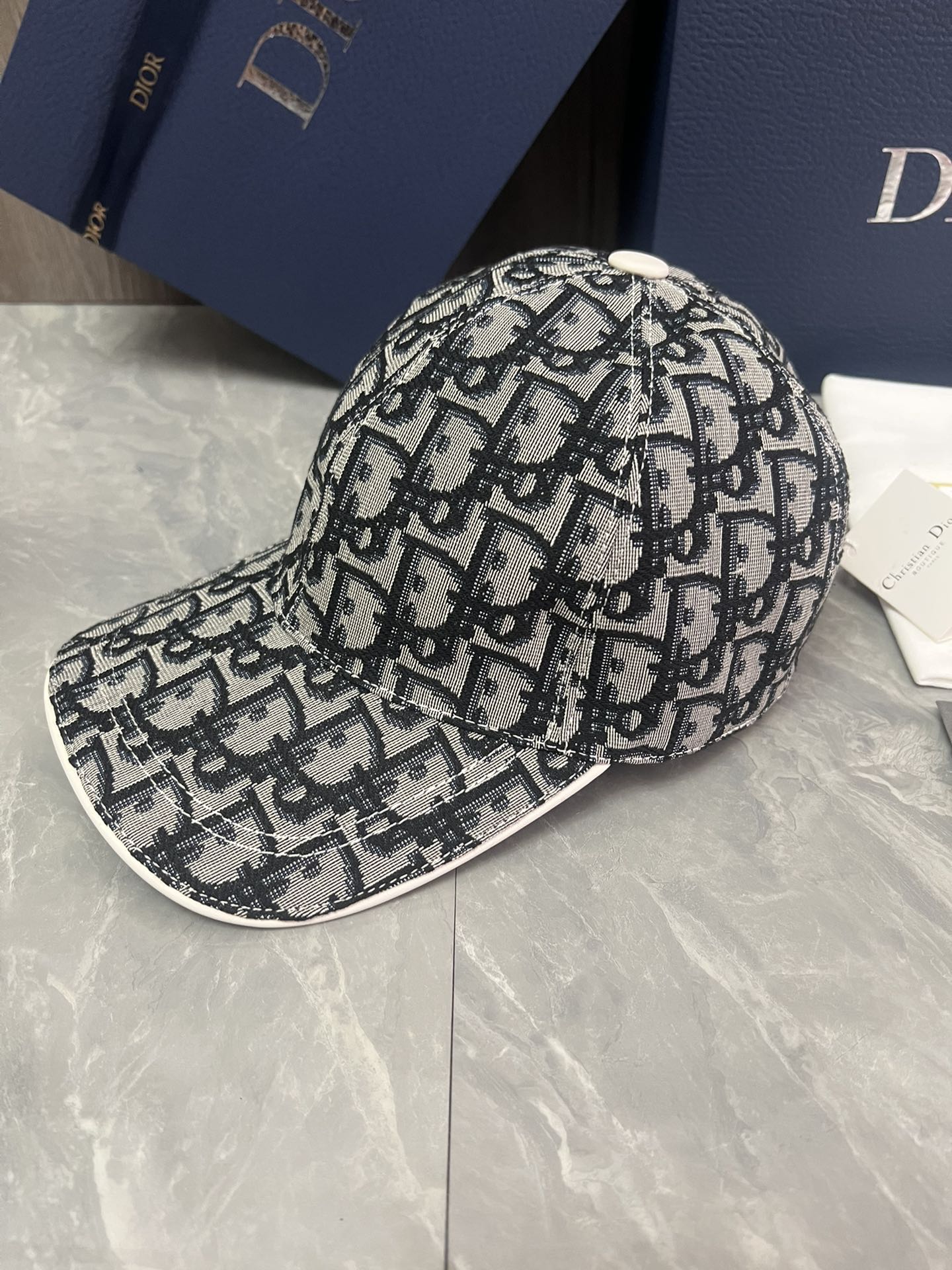 hat/ model: T54