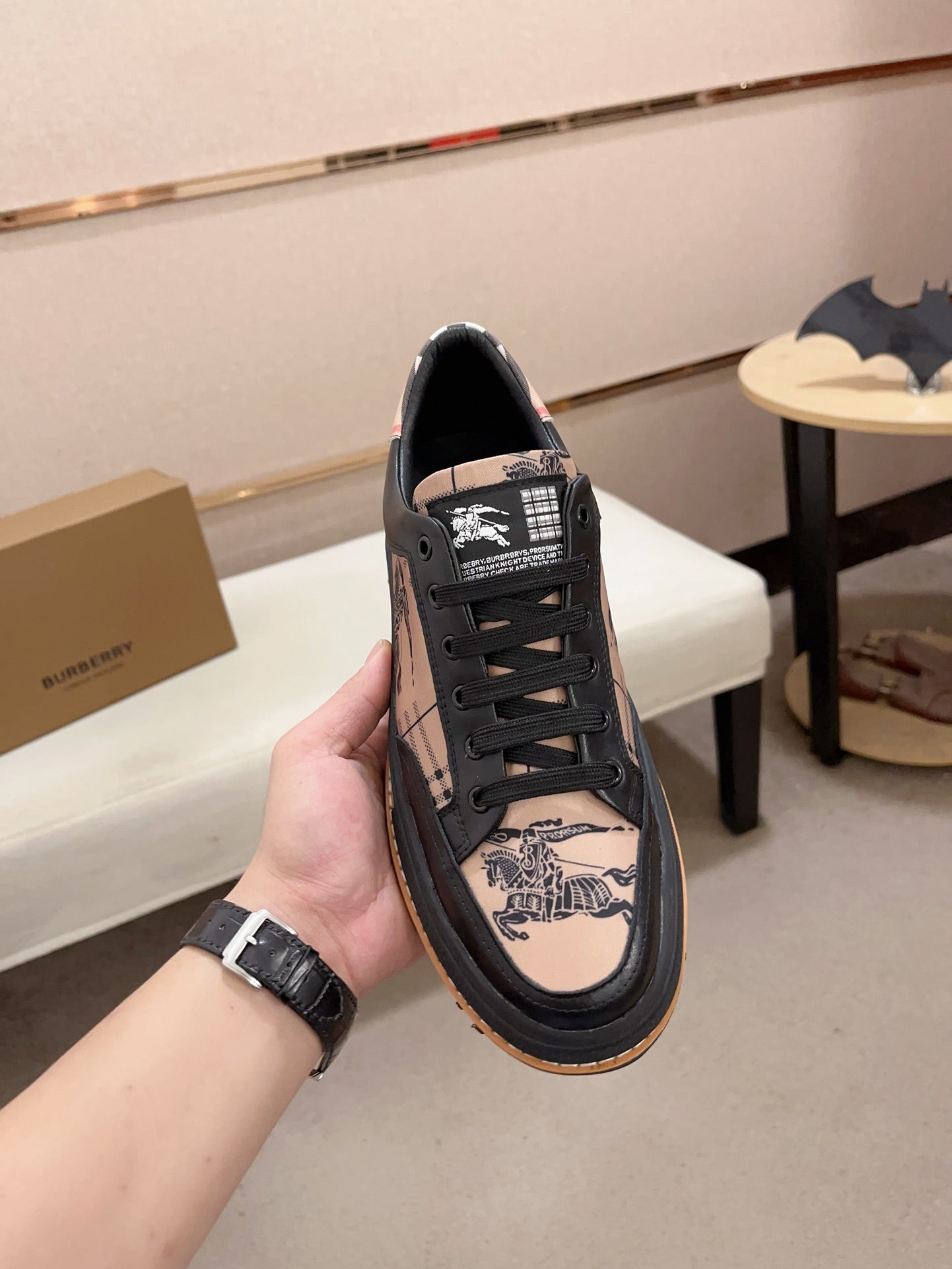 Shoes/Model:X98