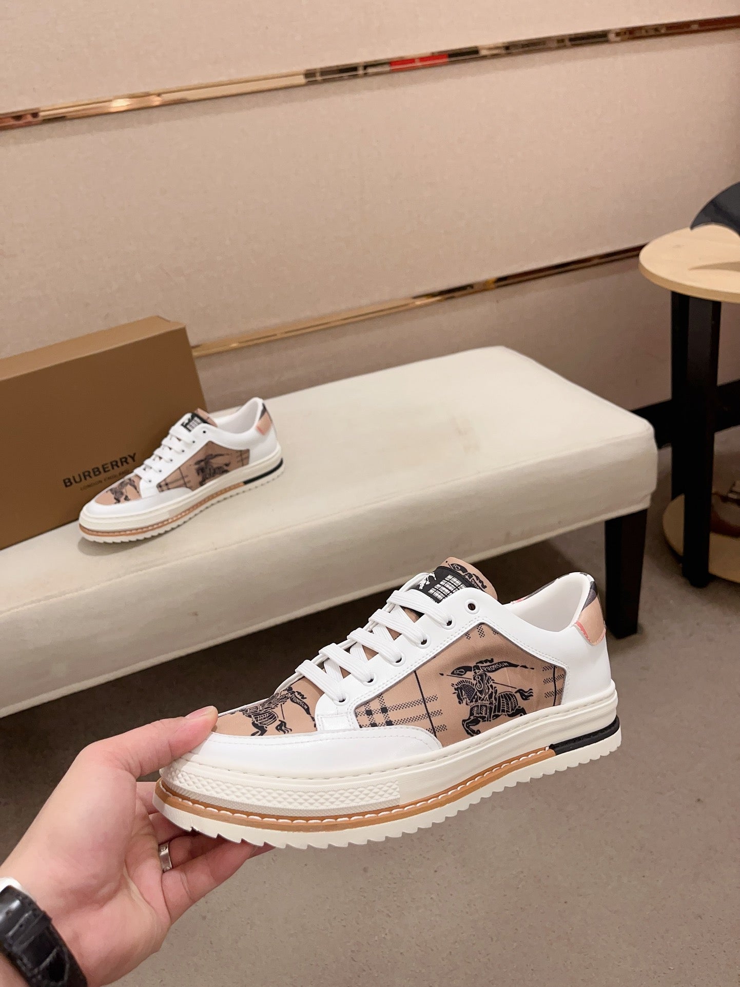 Shoes/Model:X98