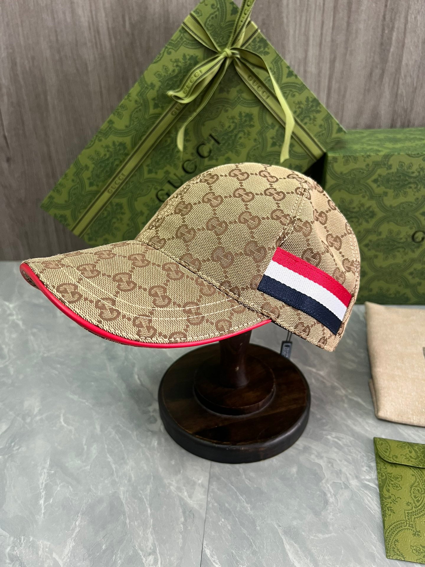 hat/ model: T54