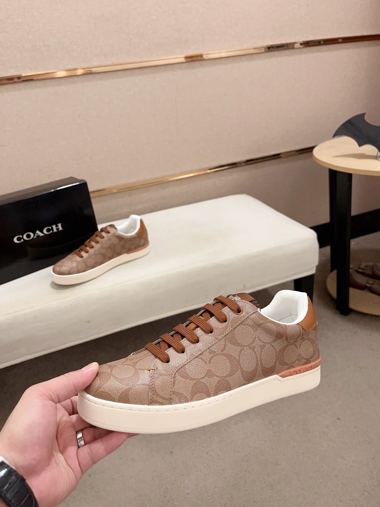 Shoes/Model:X98