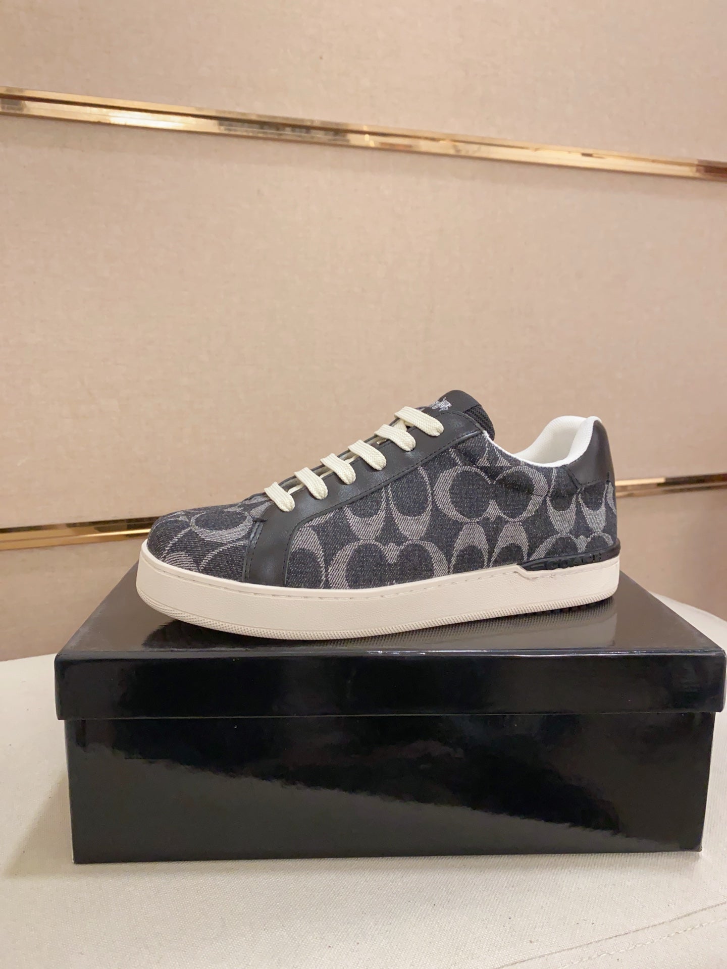 Shoes/Model:X98