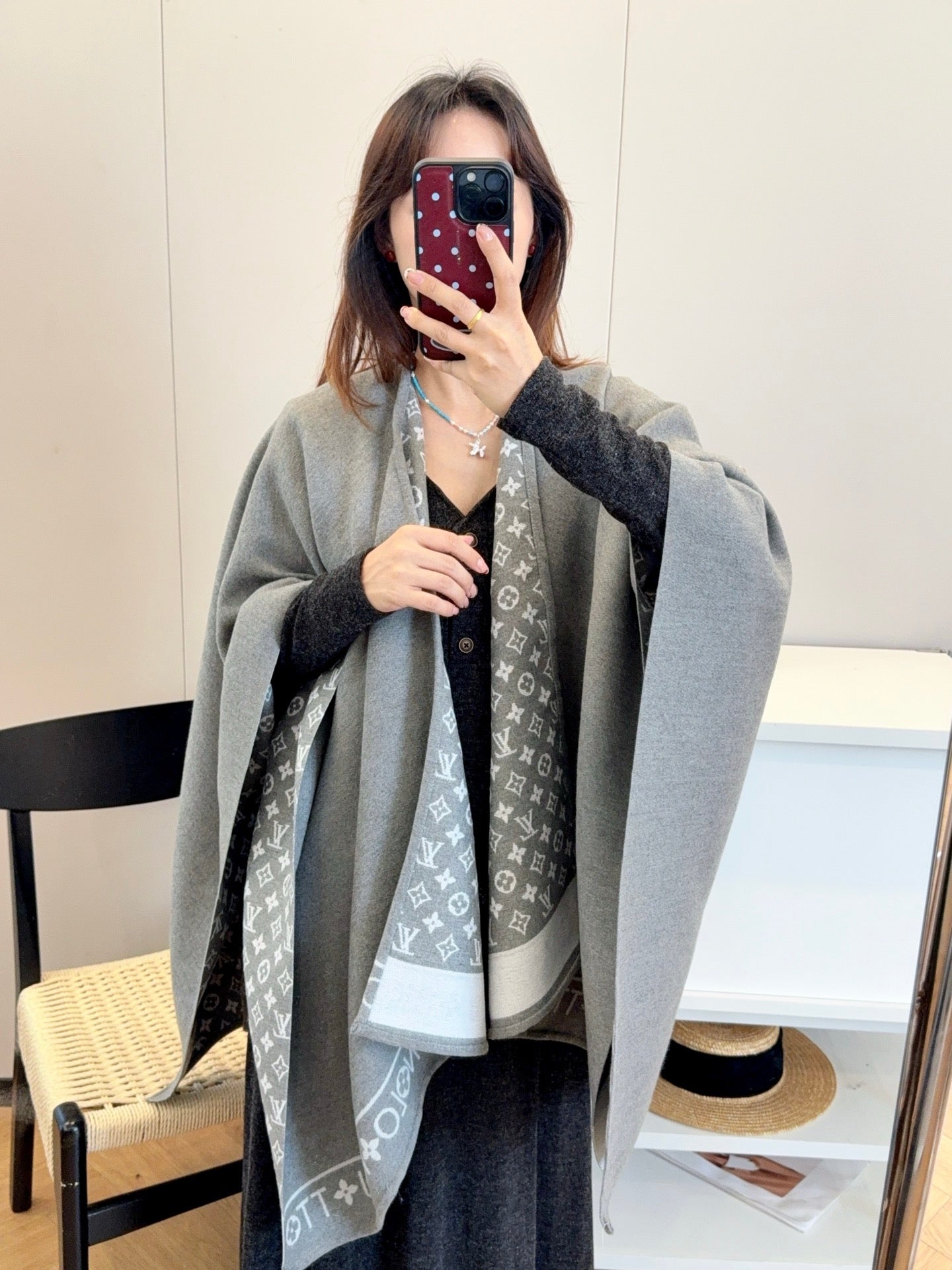 Coat and cloak/model: T68
