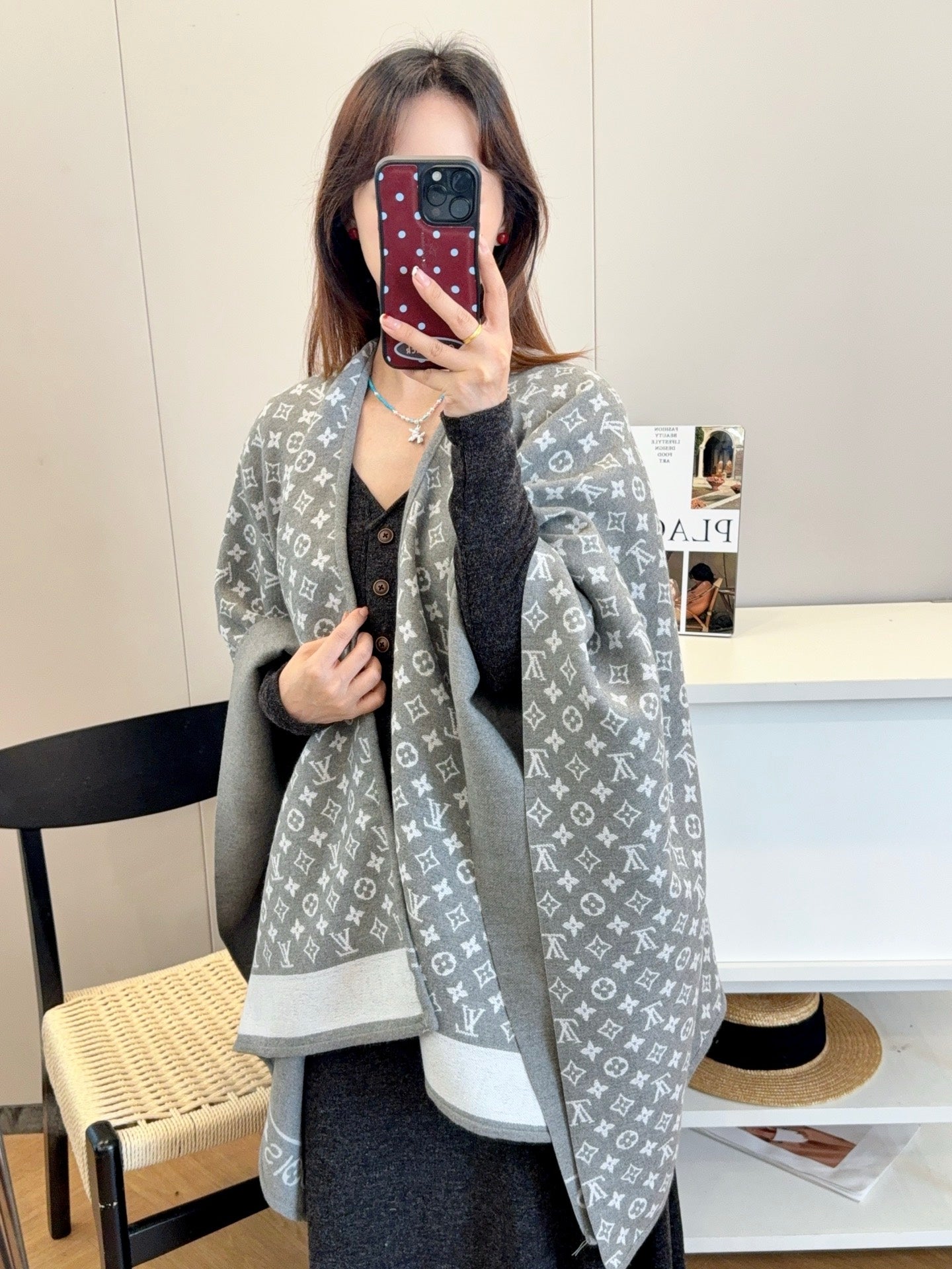 Coat and cloak/model: T68