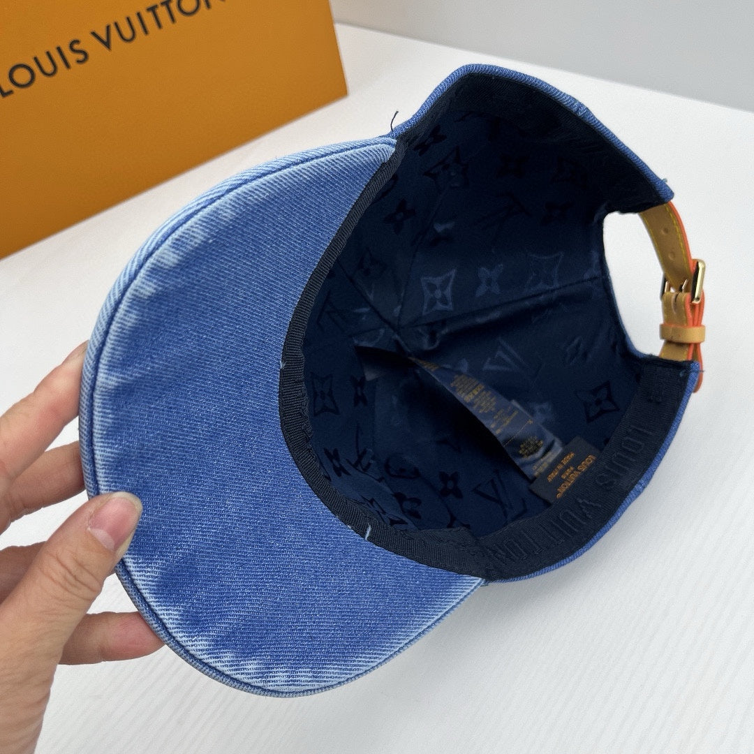 hat/ model: T32