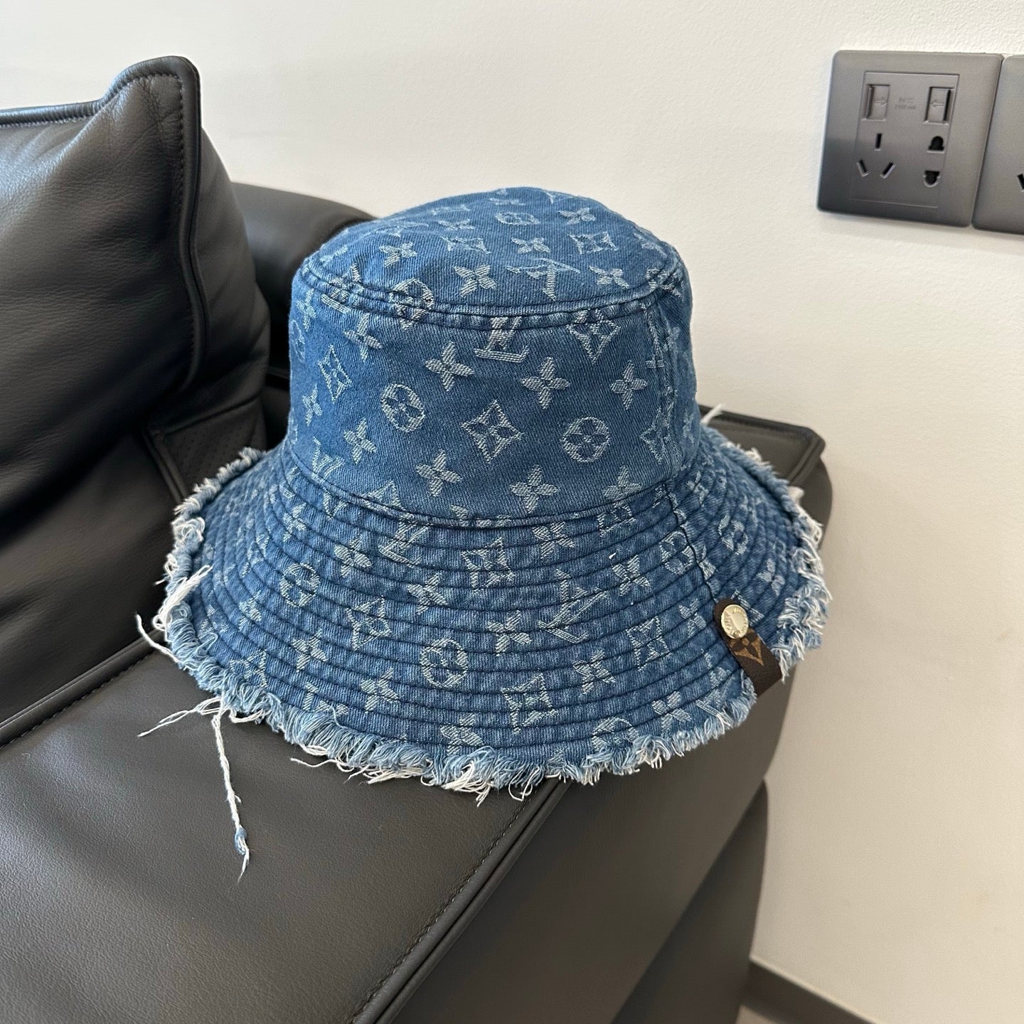 hat/ model: T33