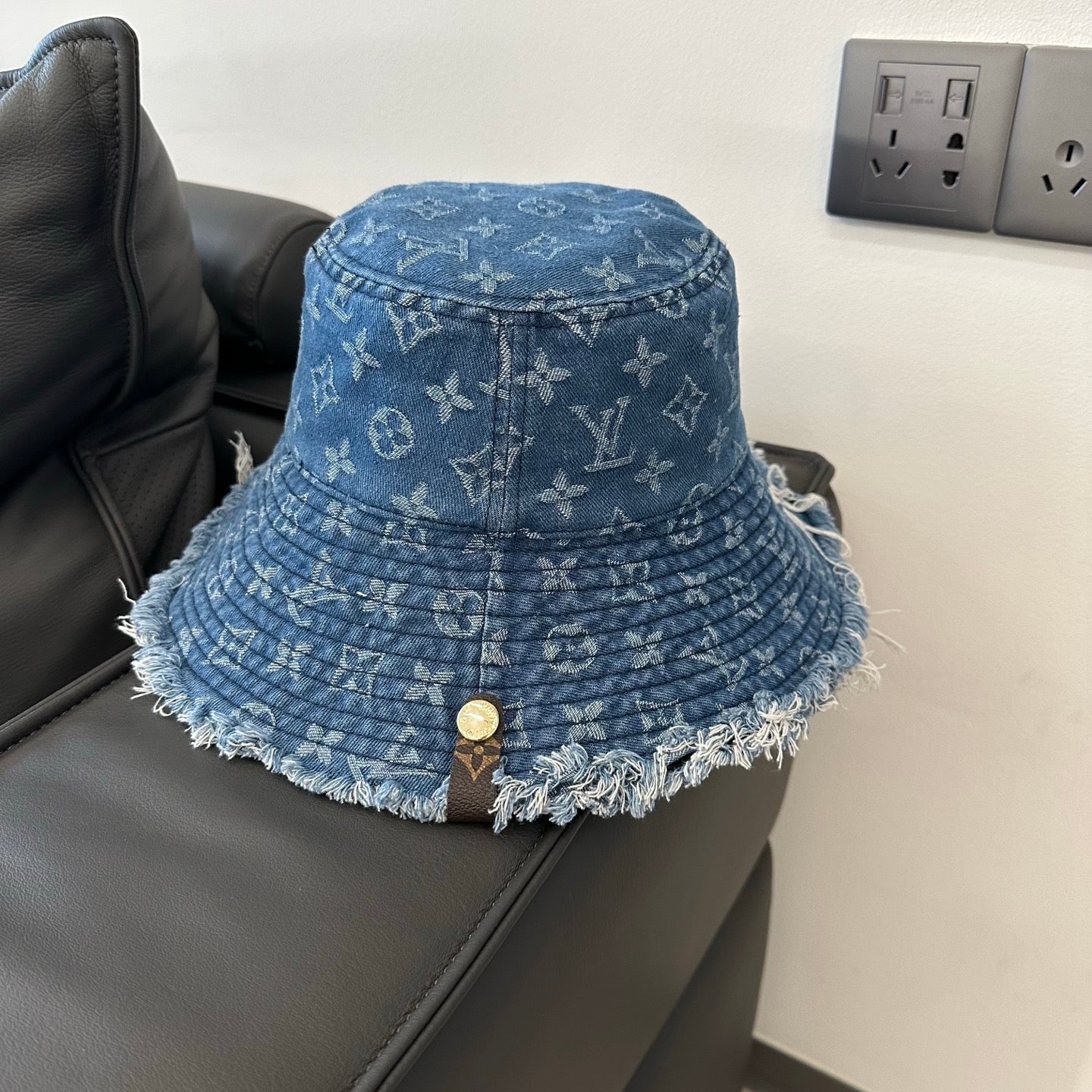 hat/ model: T33