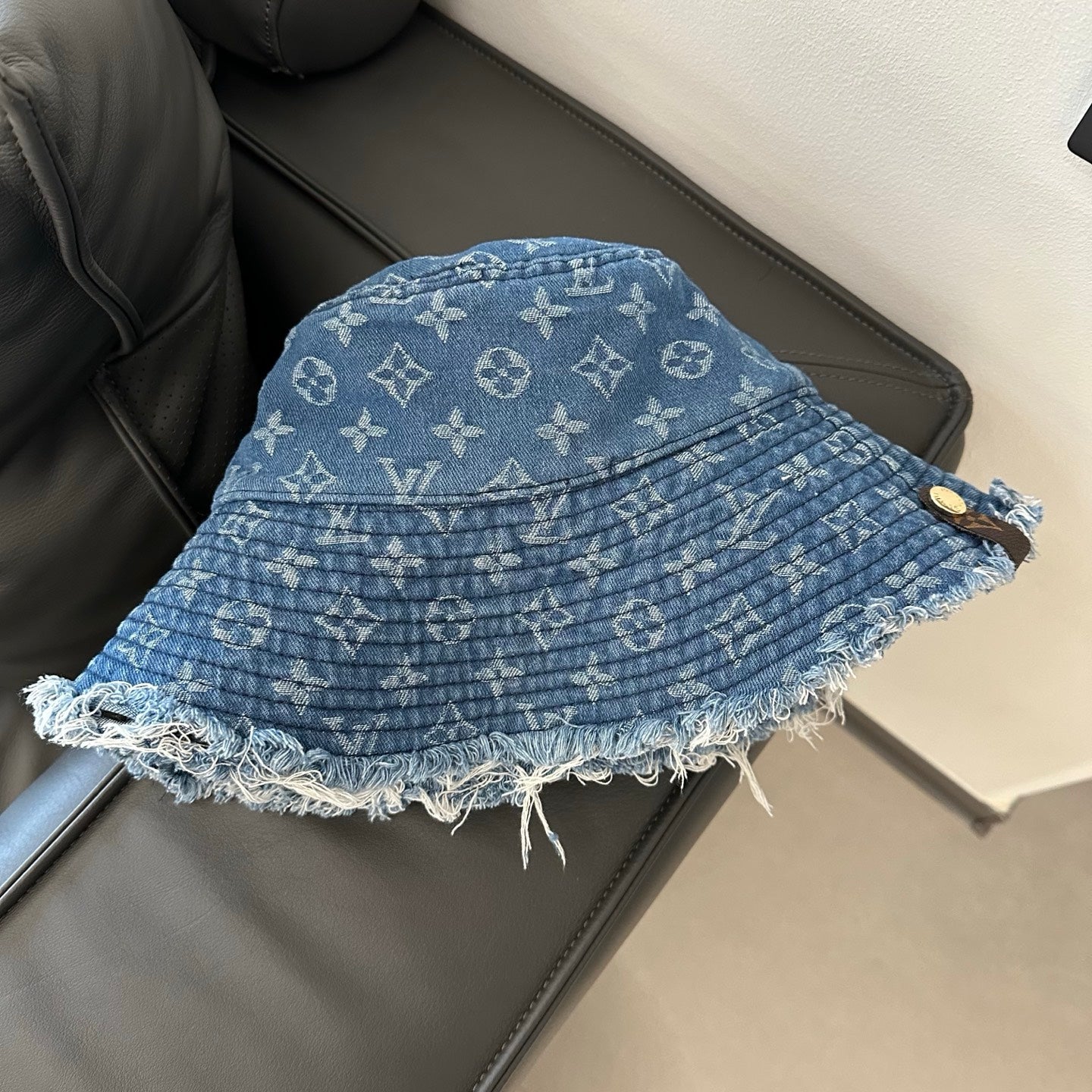 hat/ model: T33