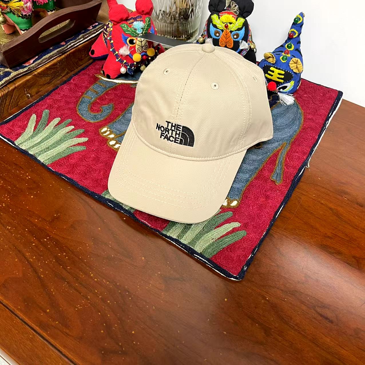 hat/ model: T18