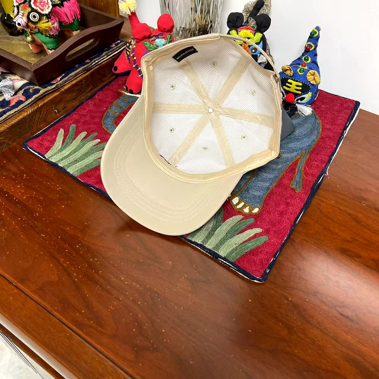 hat/ model: T18