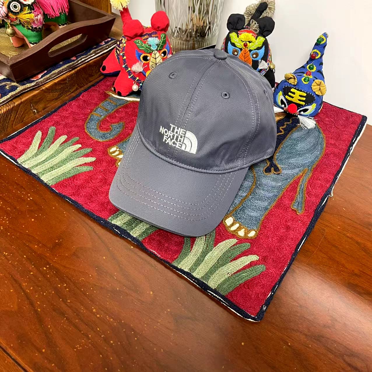 hat/ model: T18