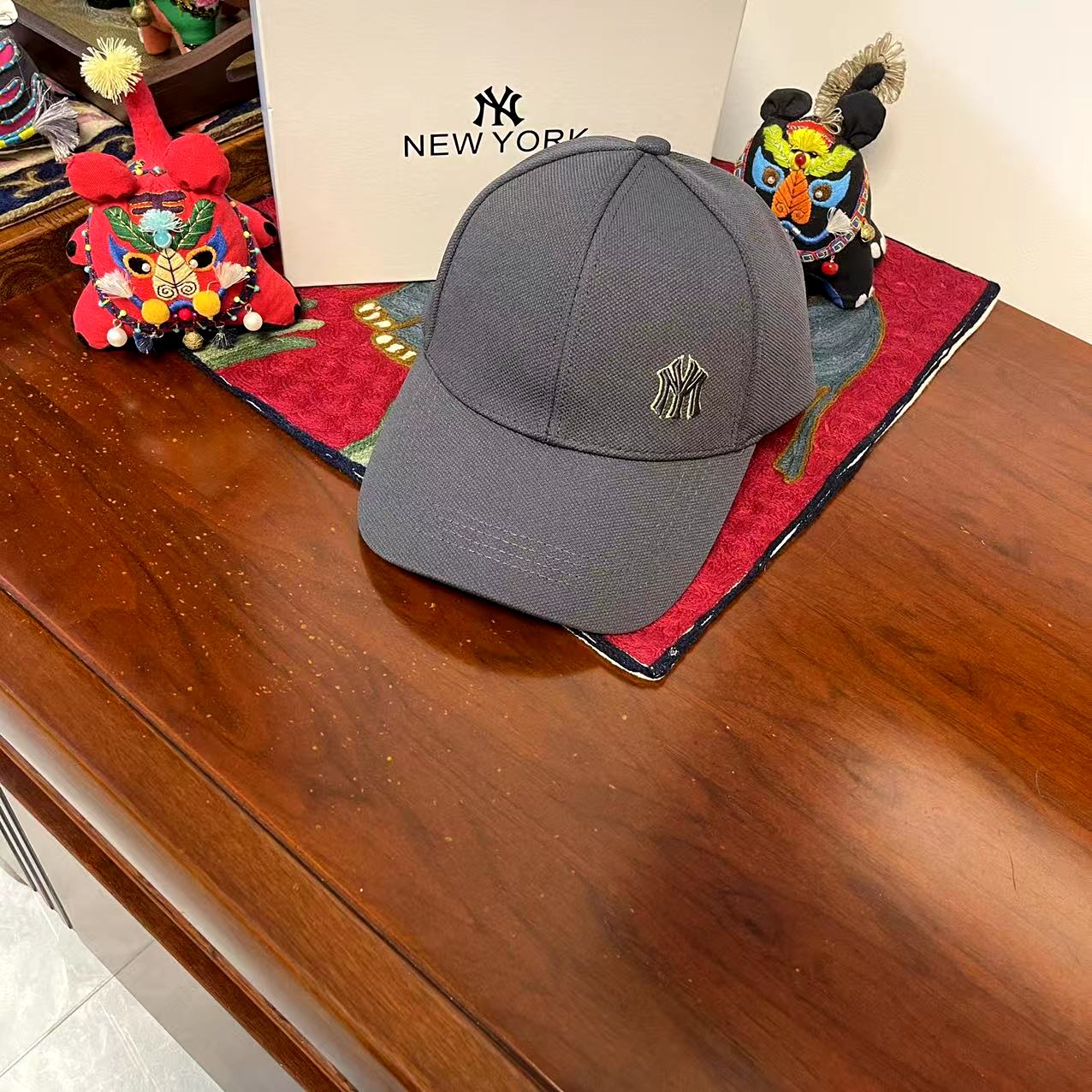 hat/ model: T16