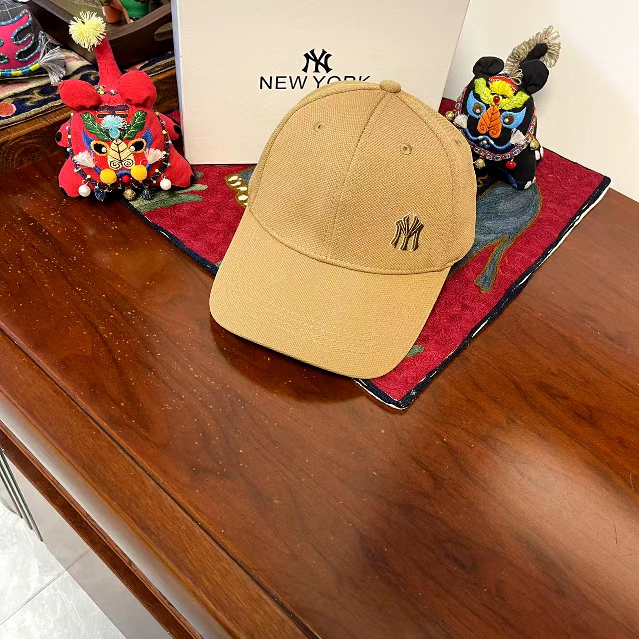 hat/ model: T16