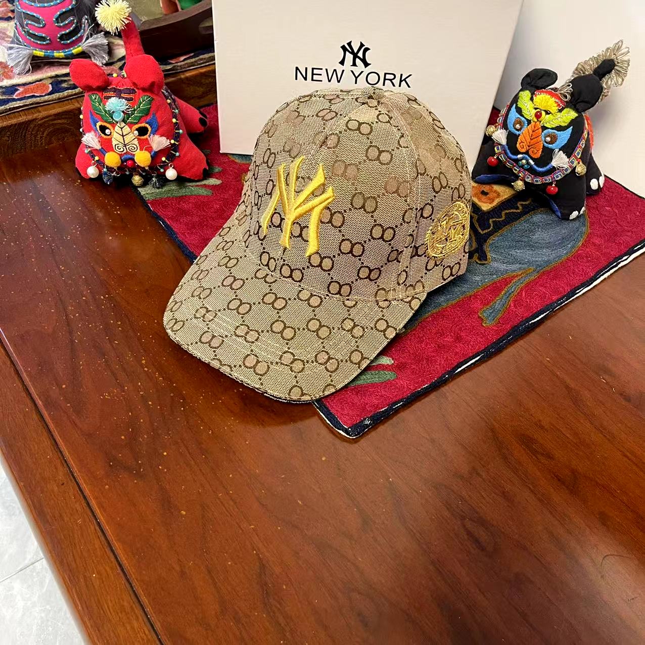hat/ model: T19