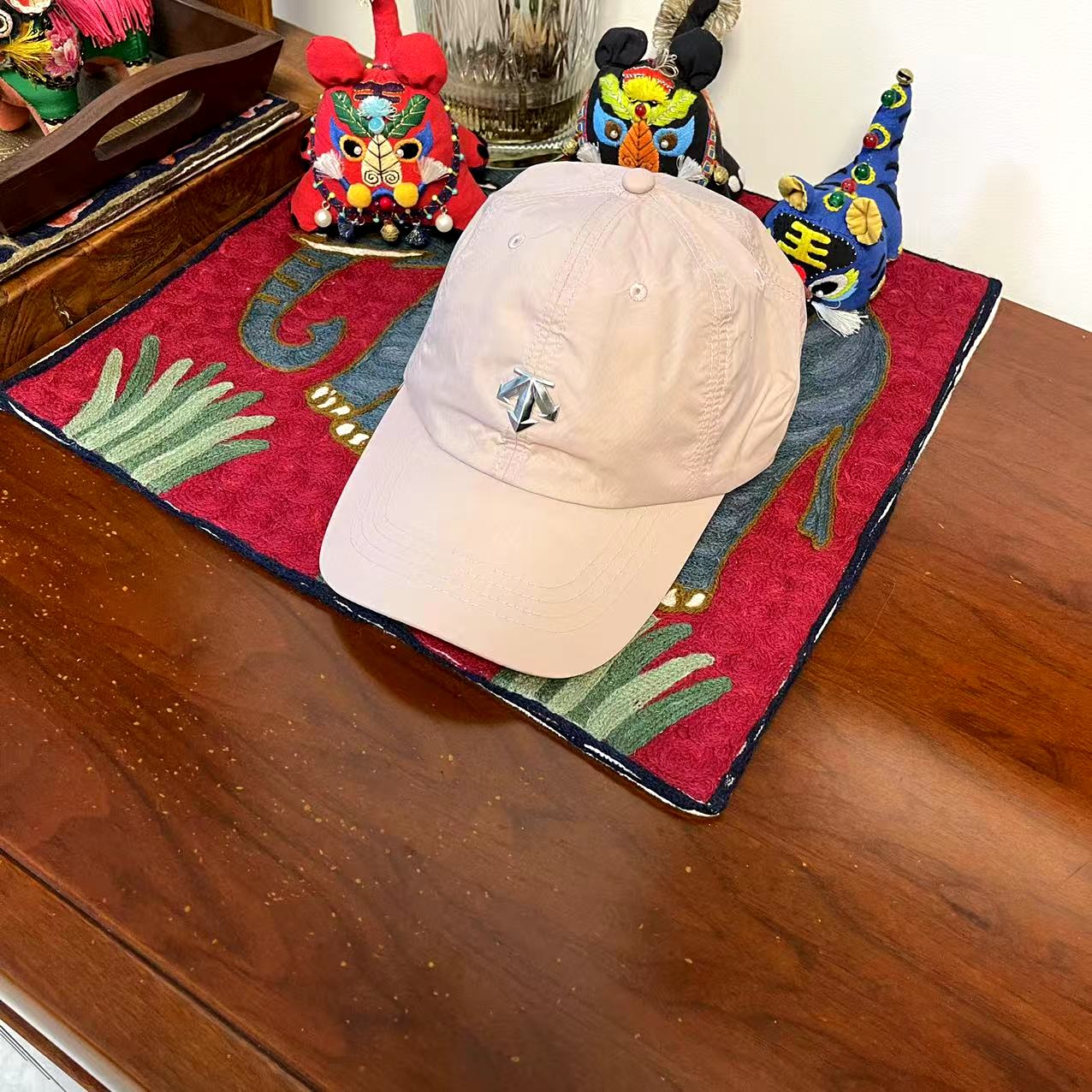 hat/ model: T23