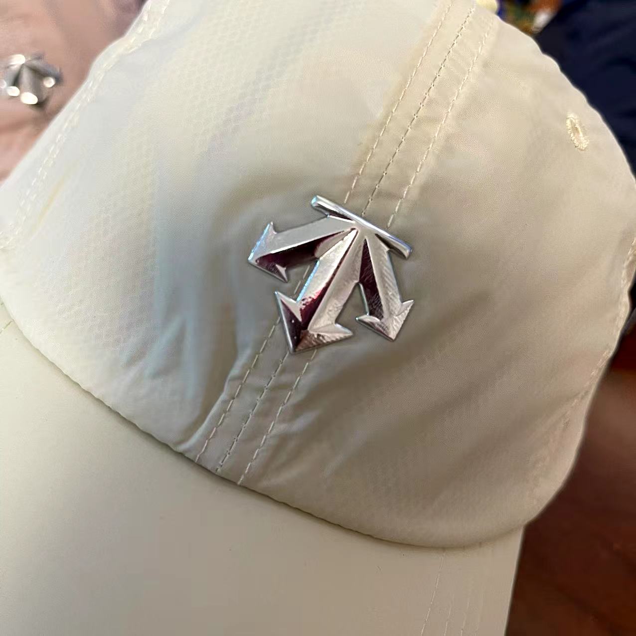 hat/ model: T23