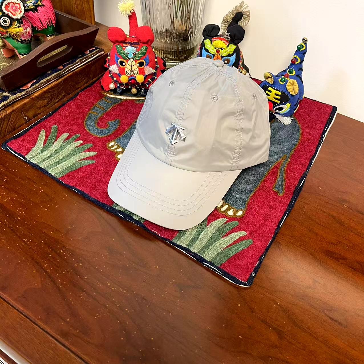 hat/ model: T23