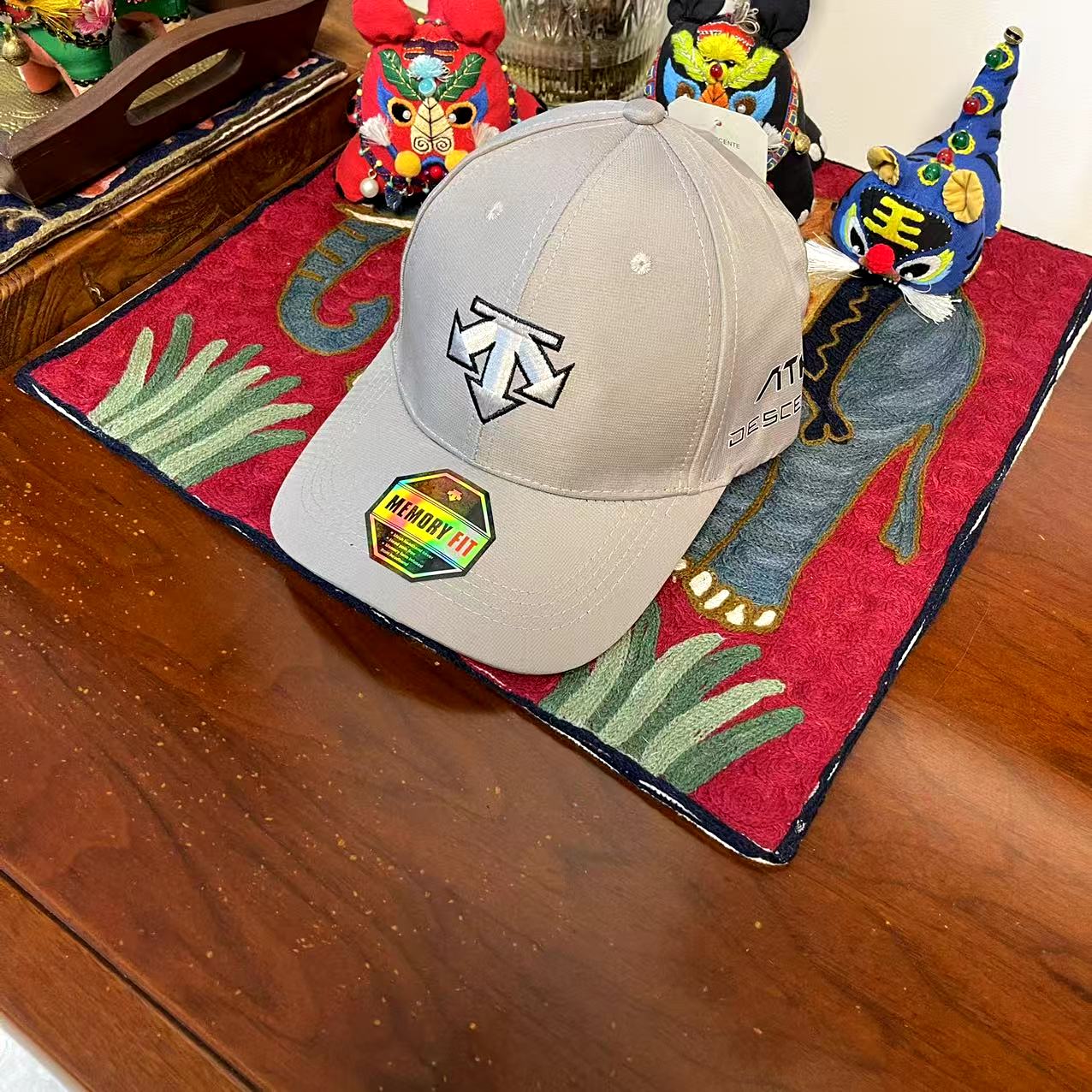 hat/ model: T20