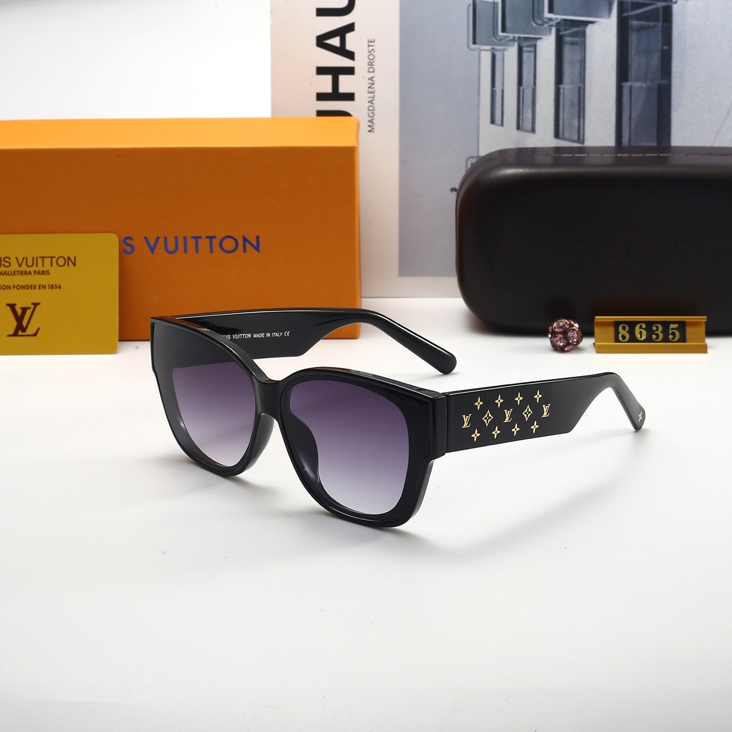sunglasses / model:8635