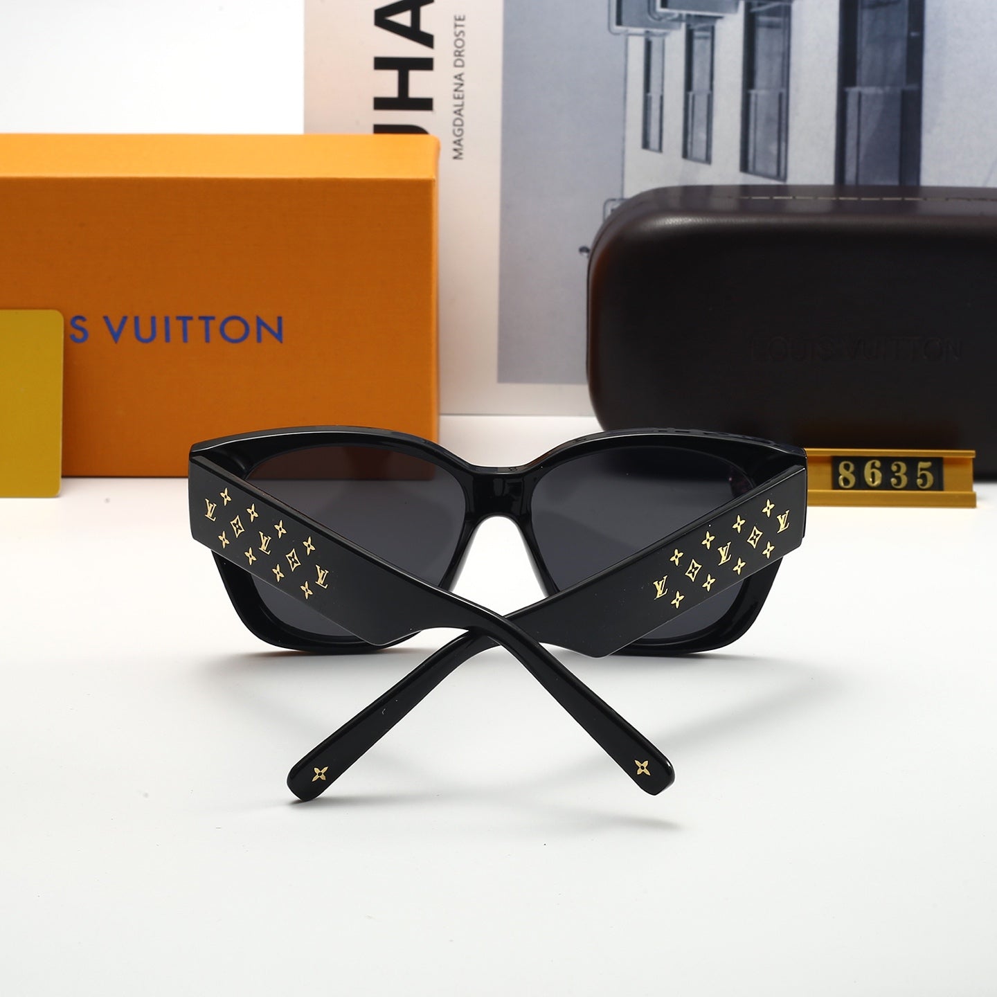 sunglasses / model:8635