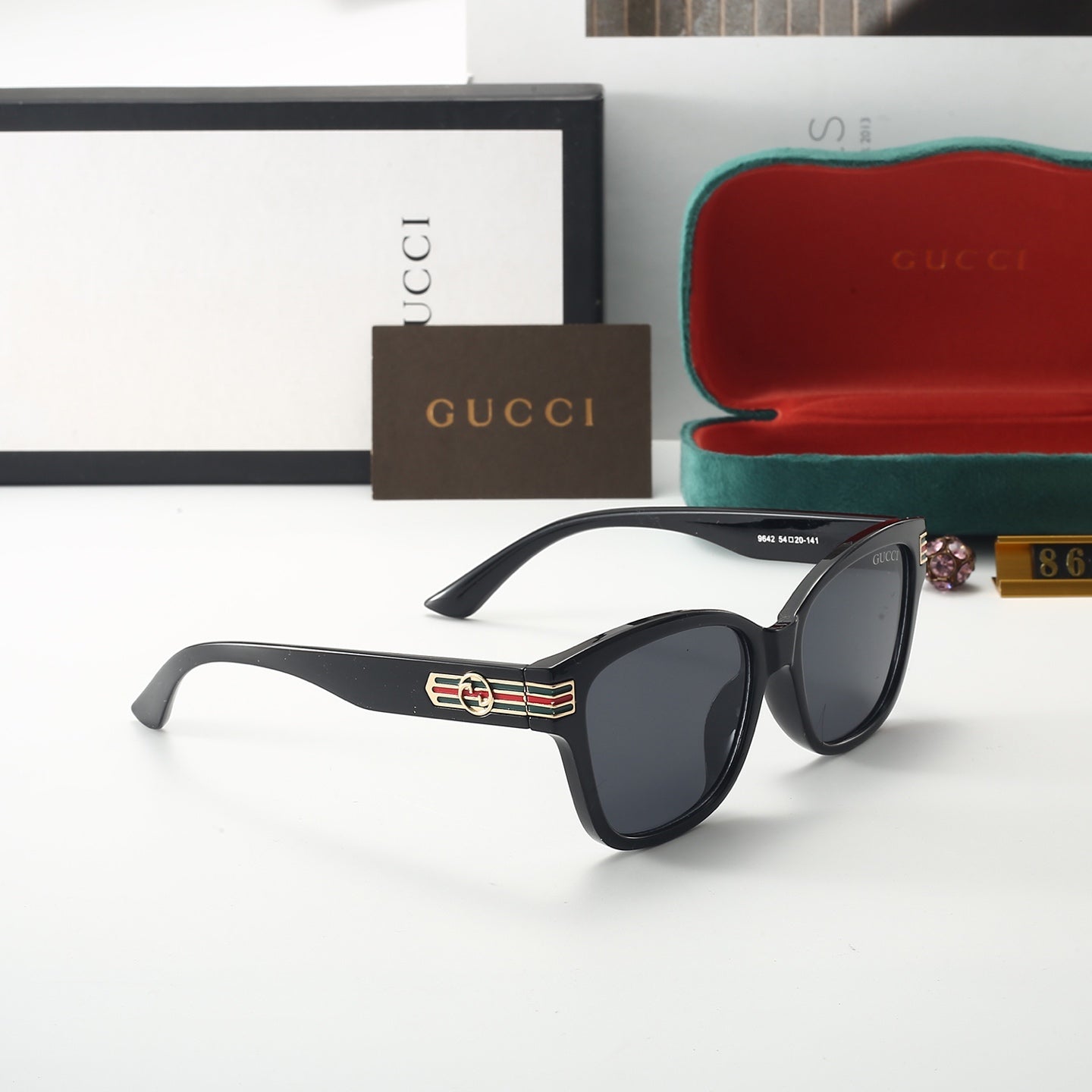 sunglasses / model:8646