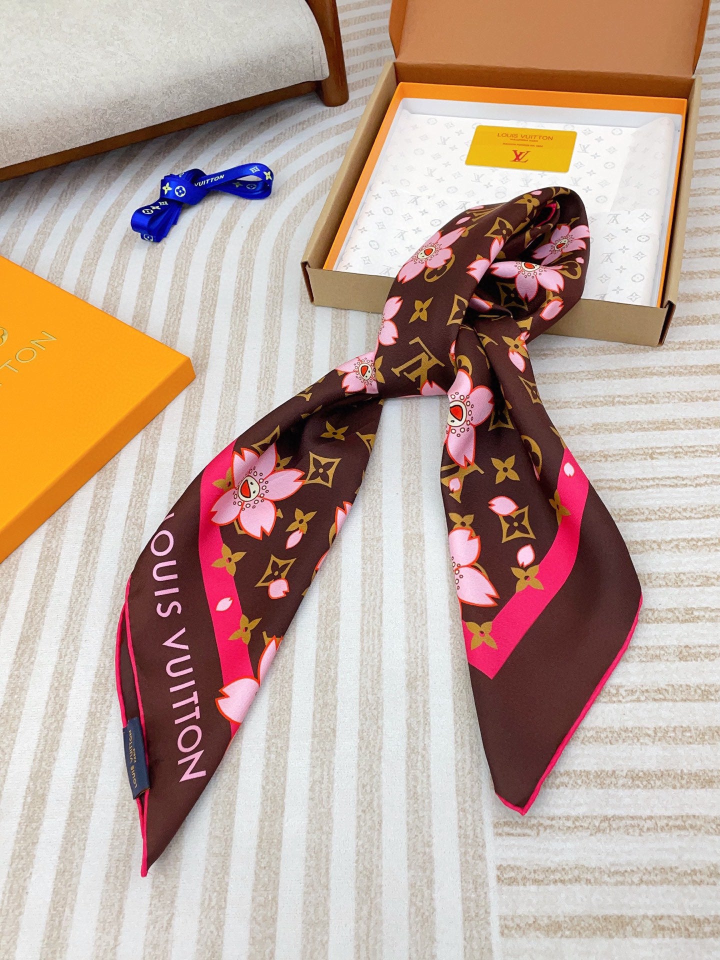scarf/model: T55
