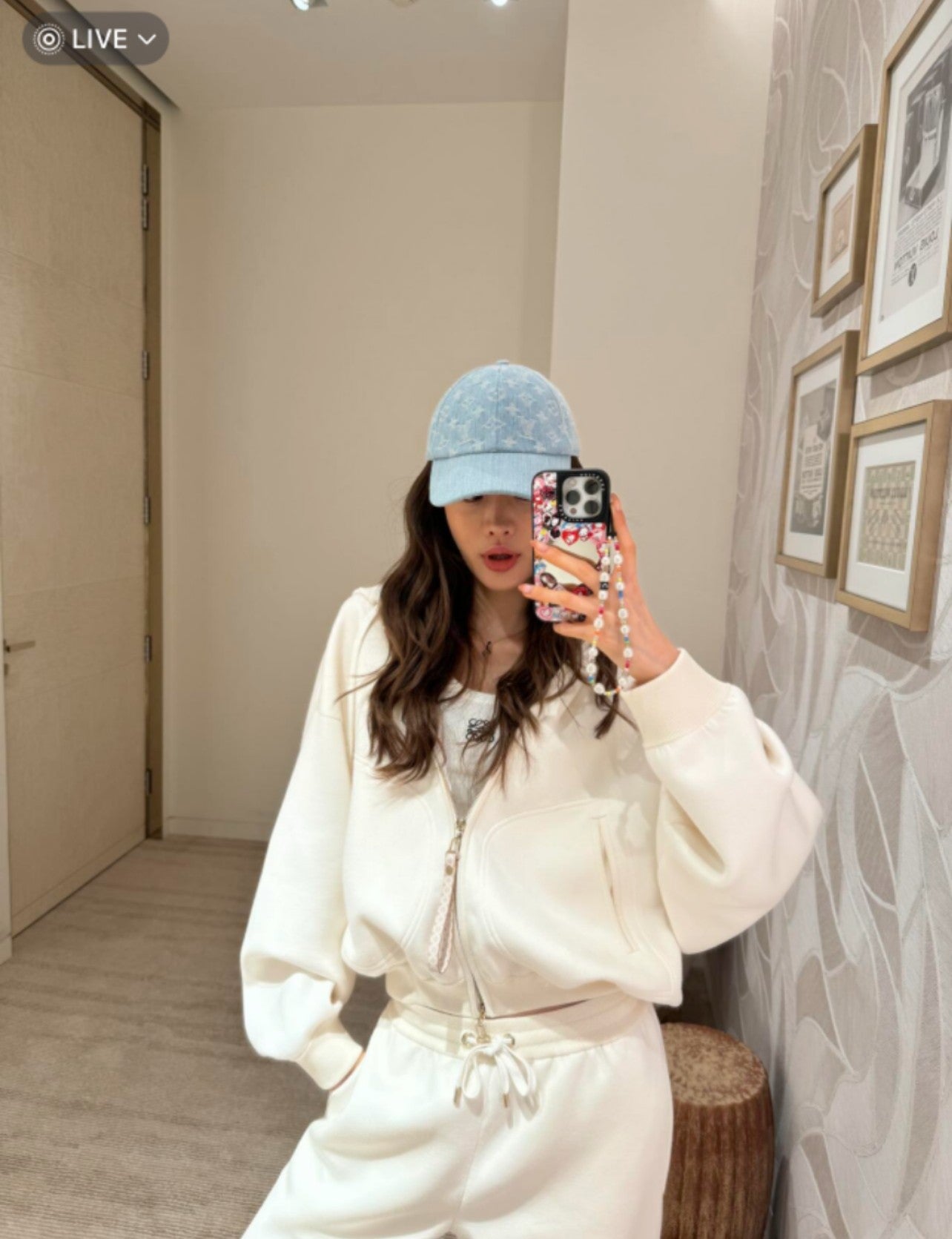 hat/ model: T1