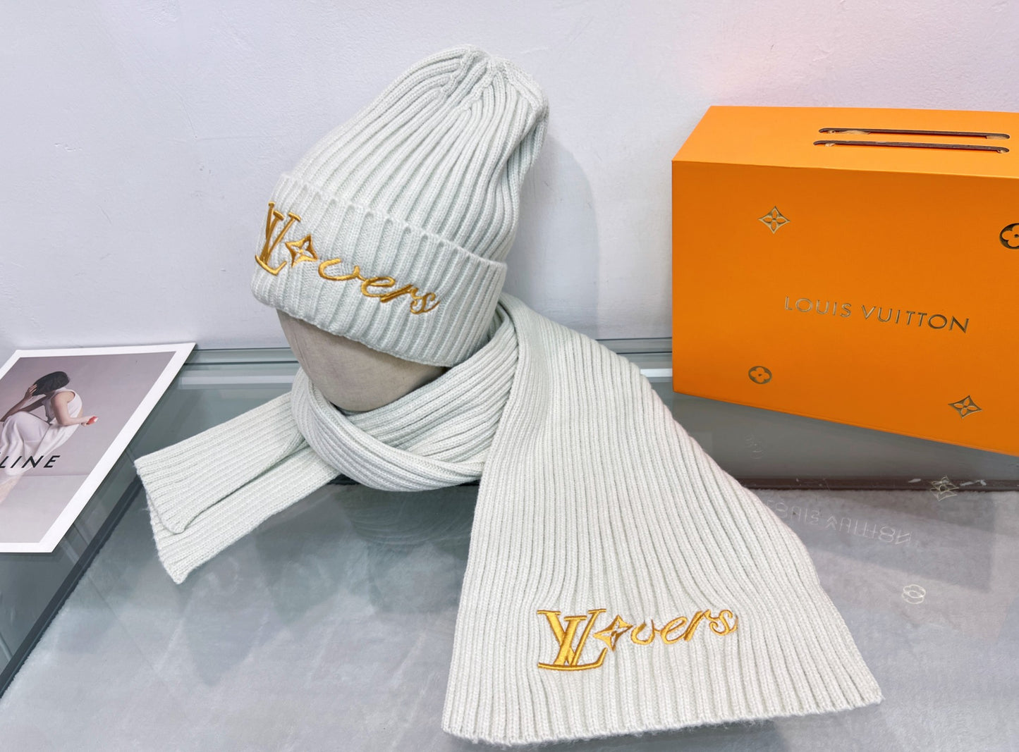 scarf + hat/model: T67