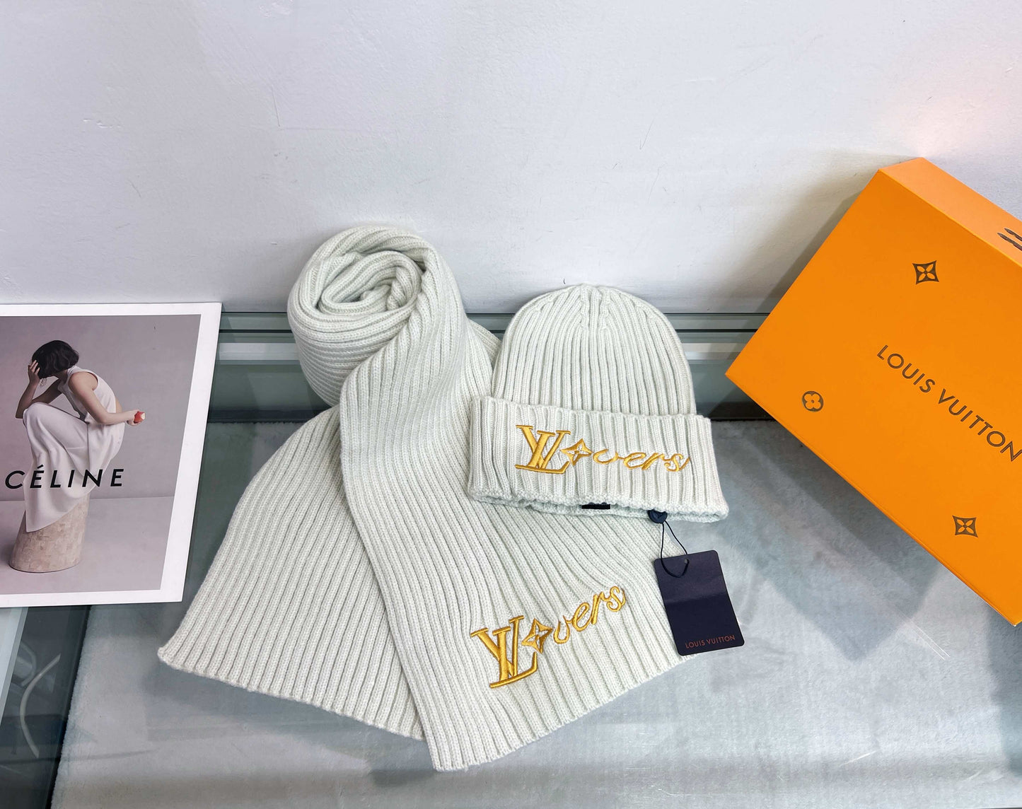scarf + hat/model: T67